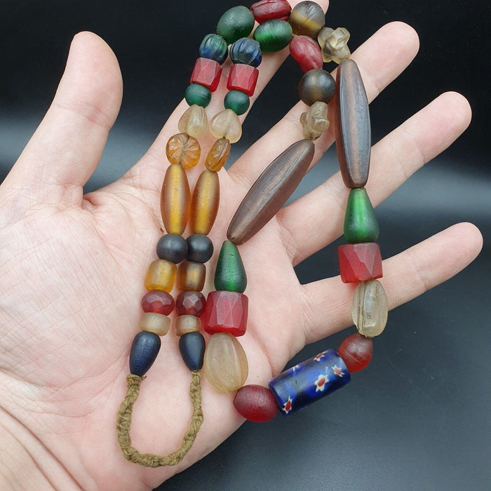 East Oasis Vintage Feather Pattern Glass Bead Necklace - Mixed Colour Long Strand
