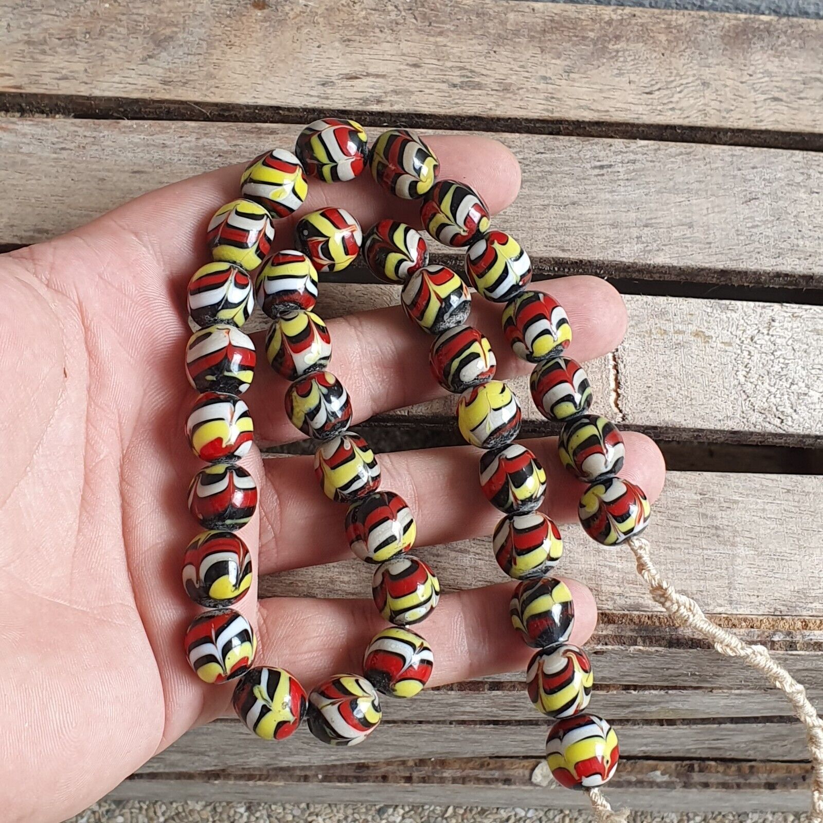 Stunning vintage Glass beads Veneraano Pattern glass beads Necklaces