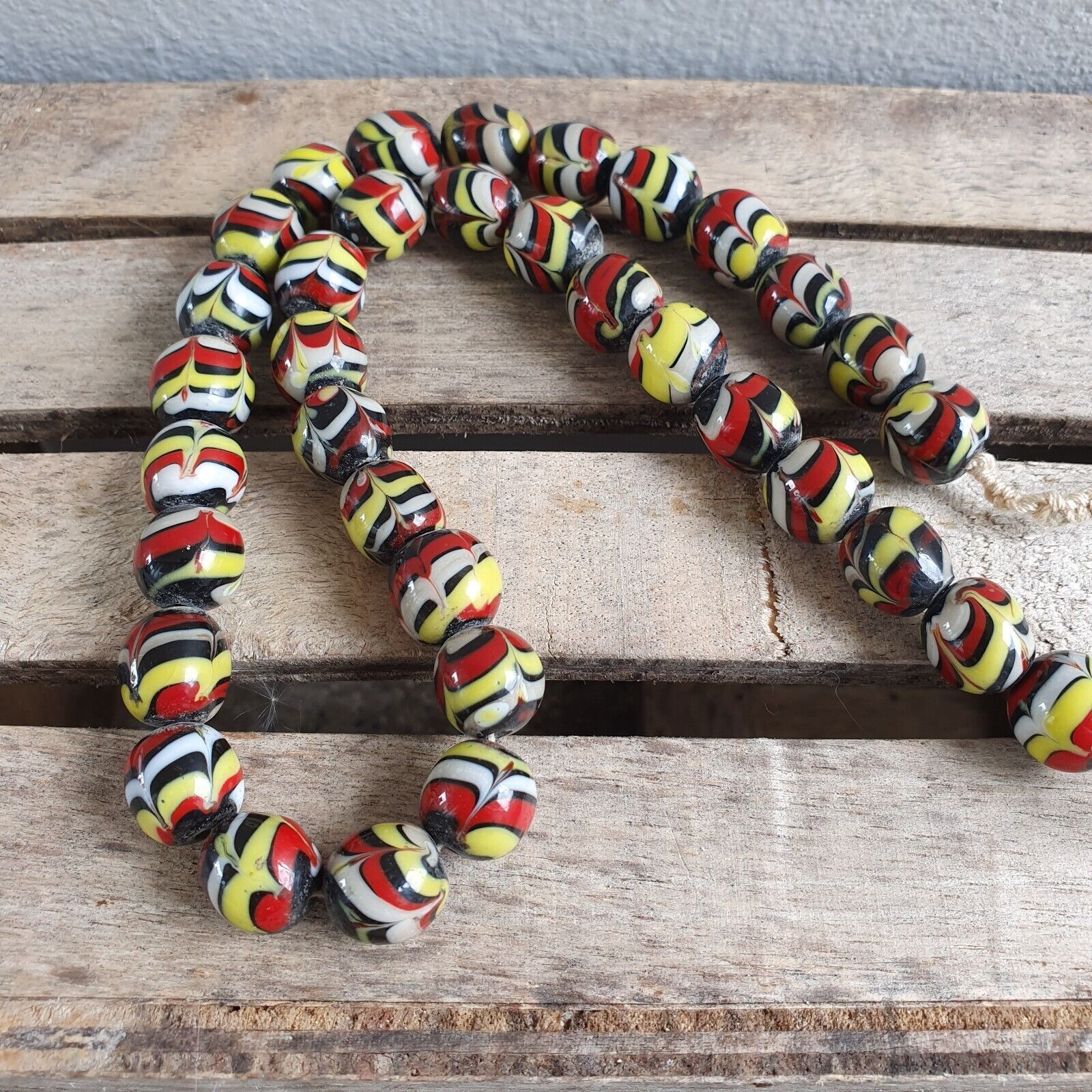 Stunning vintage Glass beads Veneraano Pattern glass beads Necklaces