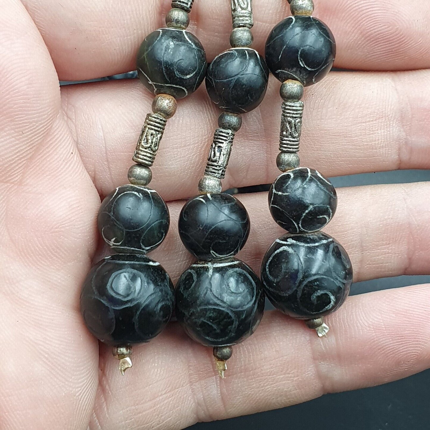 Antike chinesische Schnitzerei Jade tibetische Nephrit Jade Perlen Halskette
