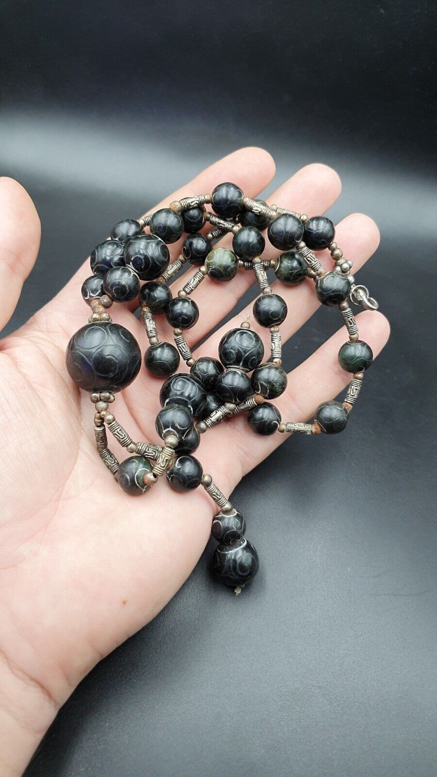 Antike chinesische Schnitzerei Jade tibetische Nephrit Jade Perlen Halskette