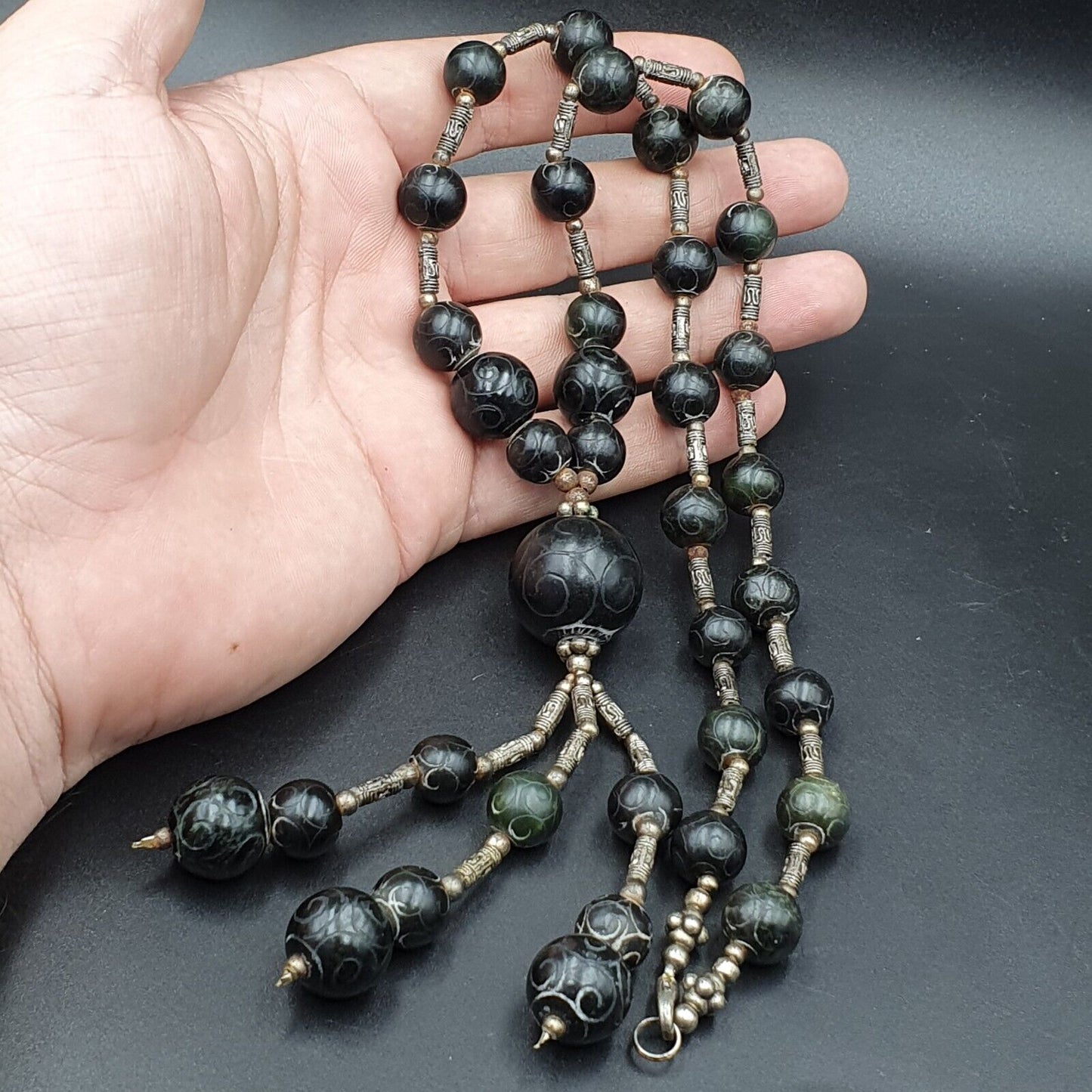 Antike chinesische Schnitzerei Jade tibetische Nephrit Jade Perlen Halskette