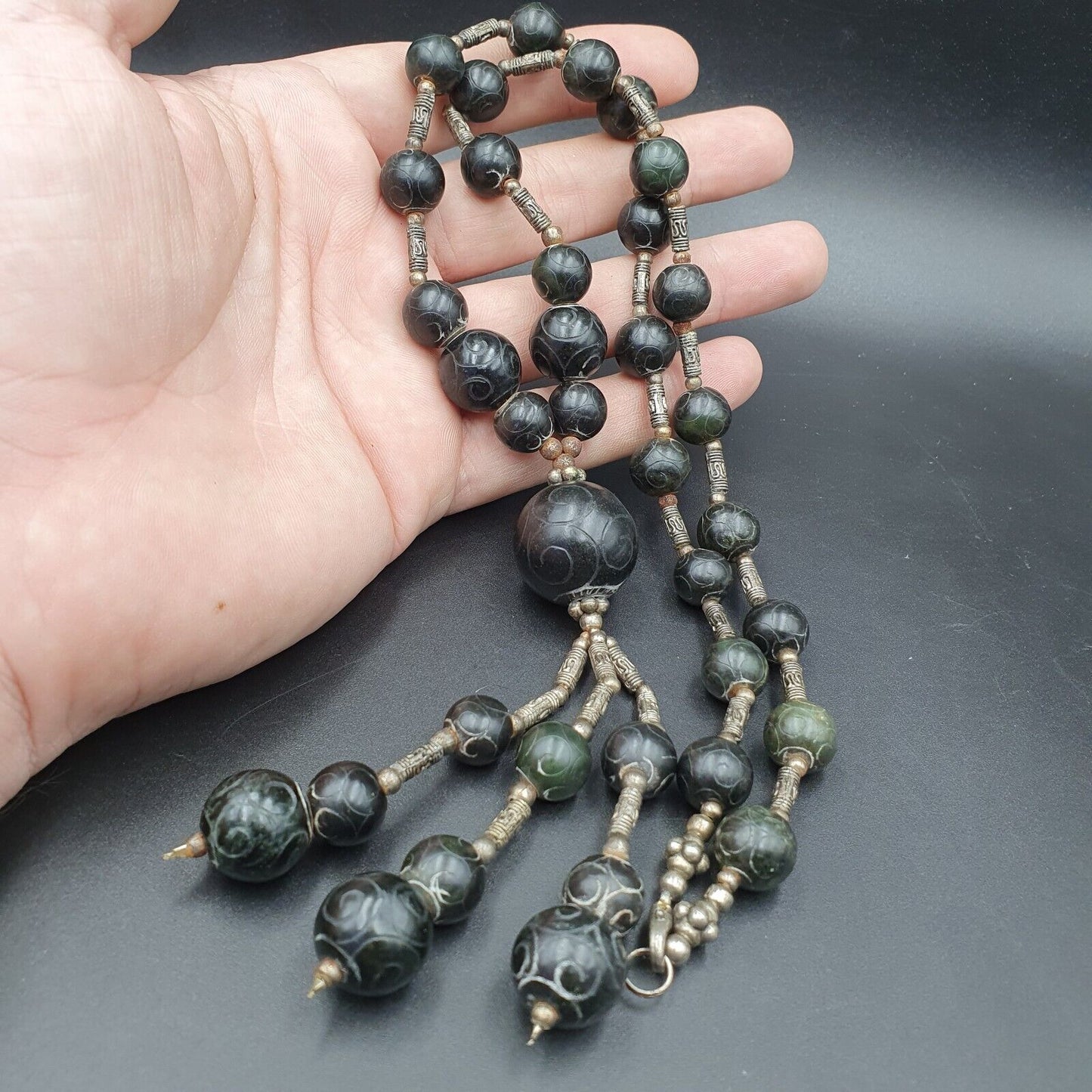 Antike chinesische Schnitzerei Jade tibetische Nephrit Jade Perlen Halskette