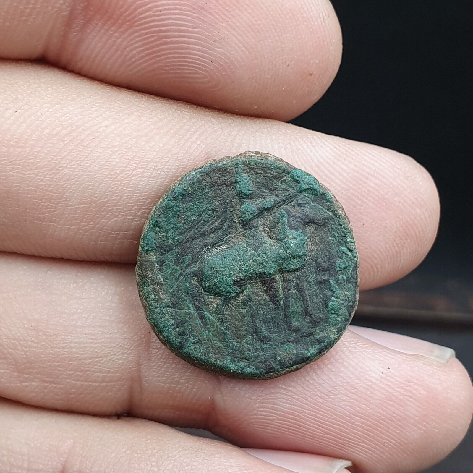 Genuine ANCIENT GREEK ROMAN BYZANTINE KUSHAN Coin Green Patina coin