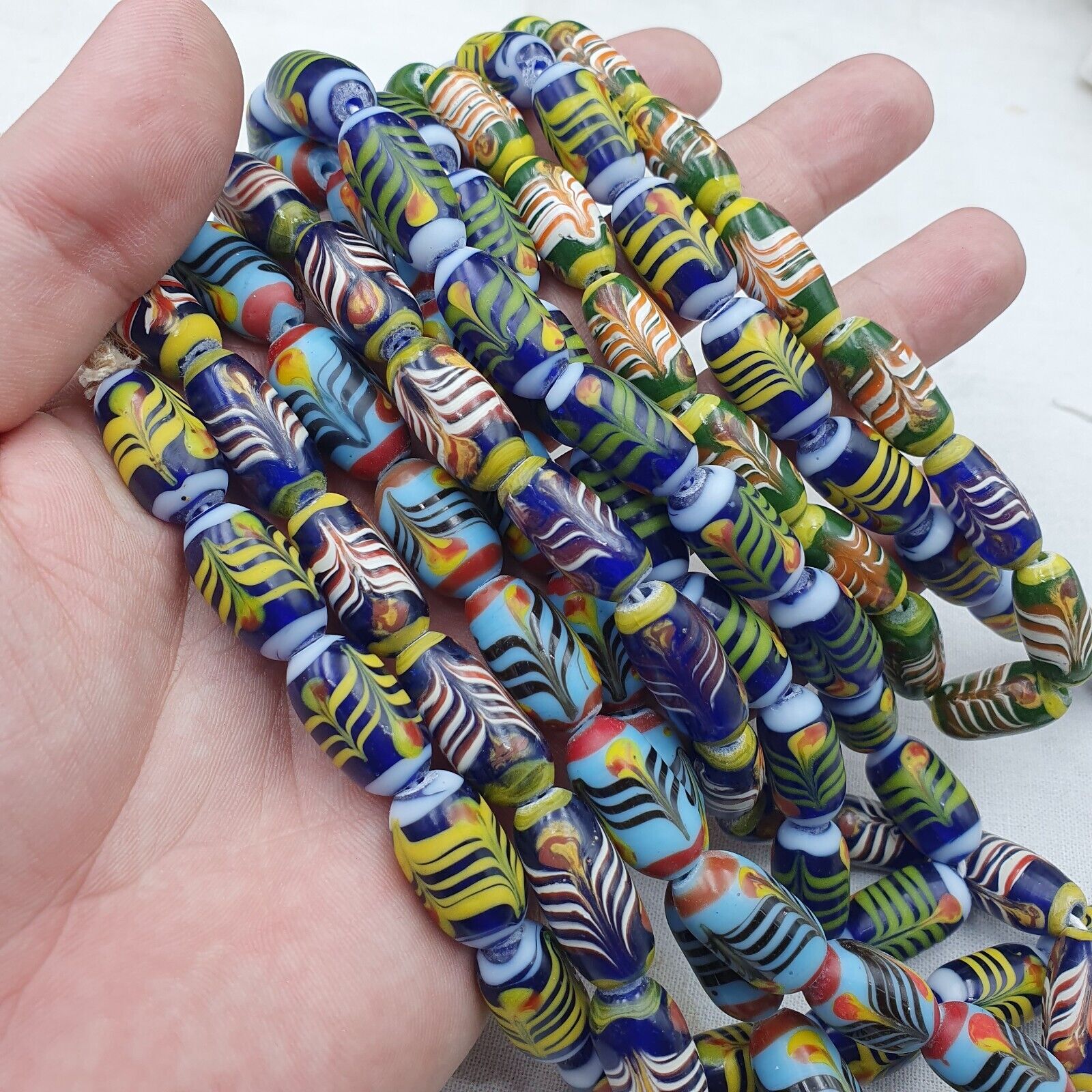 Lot 5 vintage Blue Fancy Feather Pattern glass beads Necklace