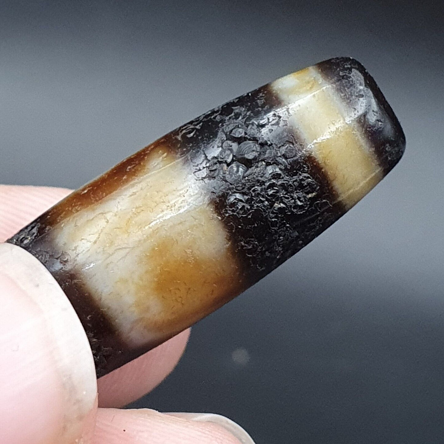 非常罕見的西藏天珠老護身符瑪瑙眼睛圖案西藏天珠吊墜