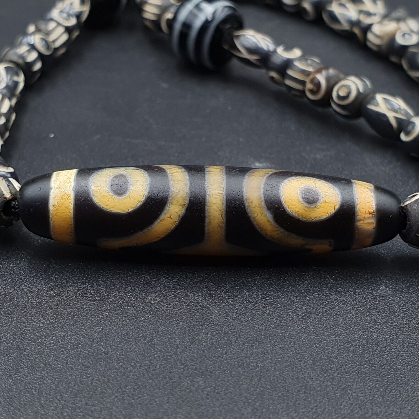 Vintage antike Achat 4 Augen Perle Tibet Himalaya Dzi Anhänger Halskette