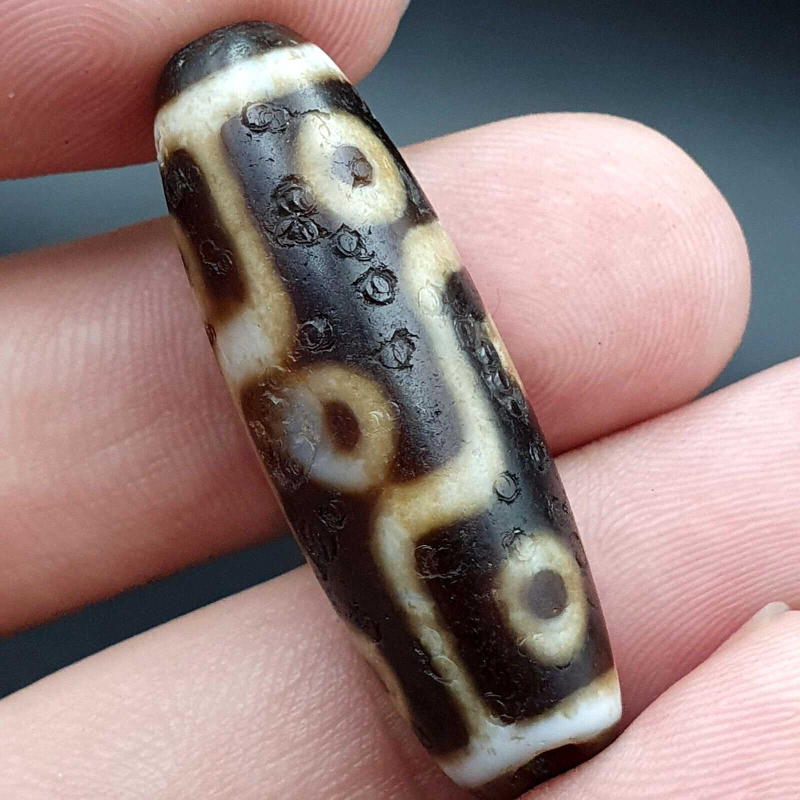 9 Eyes Antique Agate bead Tibet Himalayan Dzi pendant