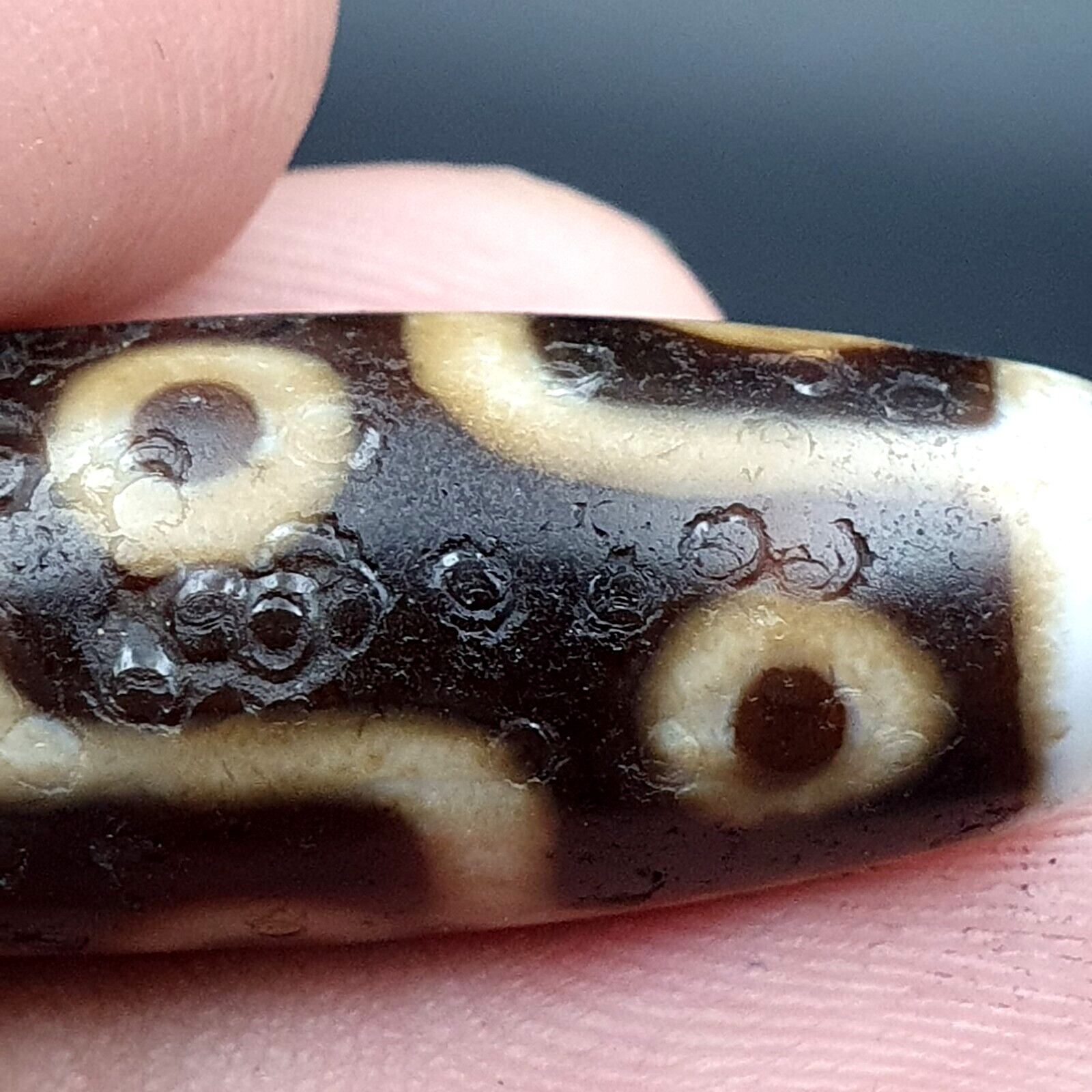 9 Eyes Antique Agate bead Tibet Himalayan Dzi pendant