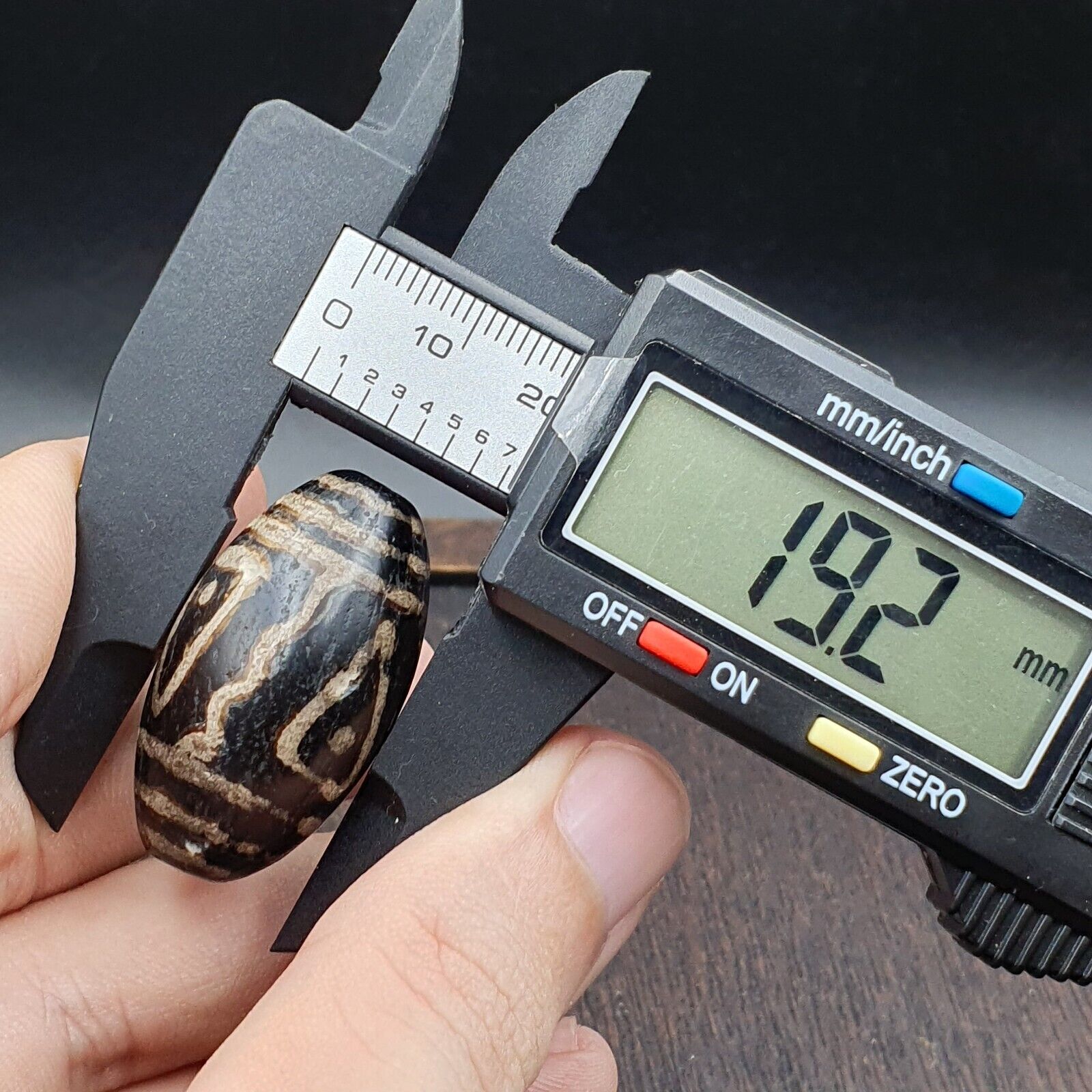 Antique Vintage Tibetan Nepalese Etched Decorated Agate Bead TB-8