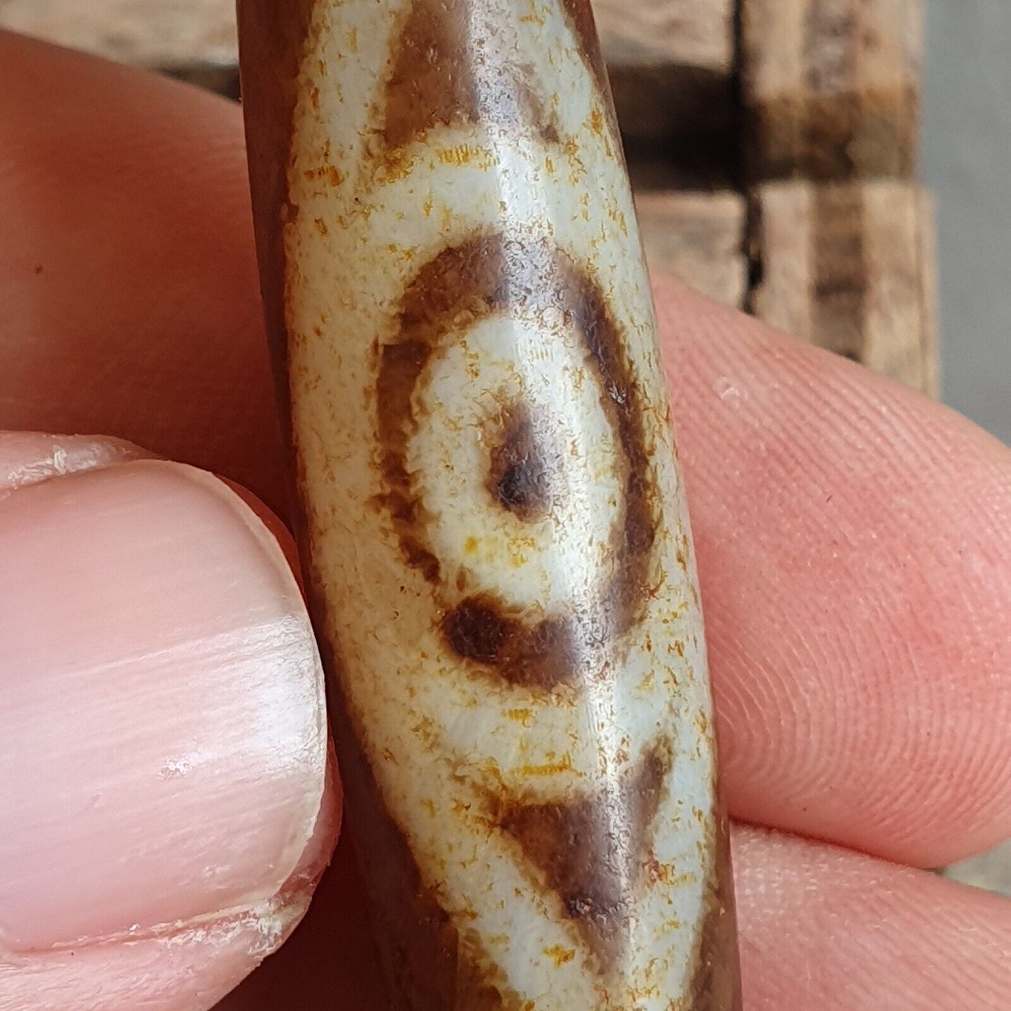 Seltene Himalaya-tibetische Dzi-Mala-Perle mit doppelten einzigartigen Augen und spirituellem Amulett