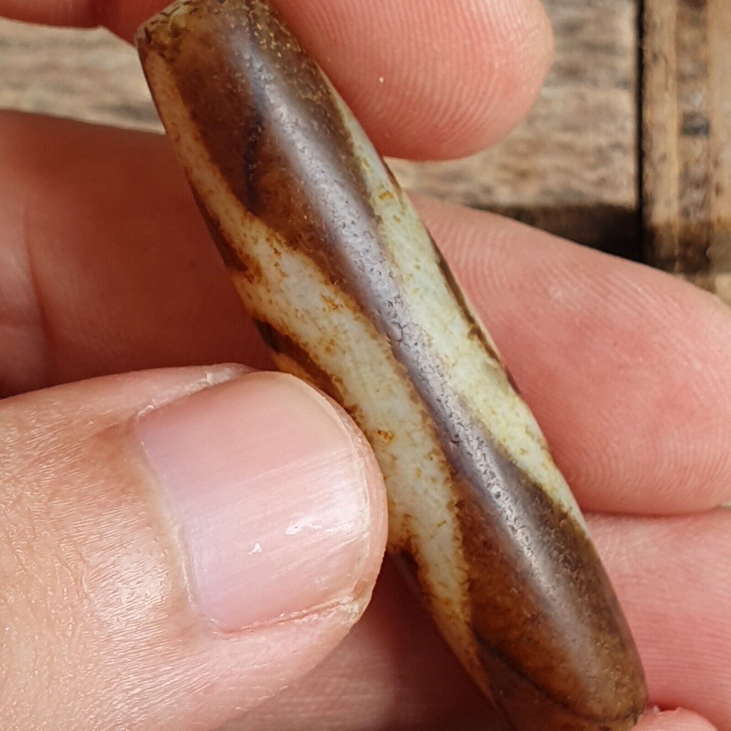 Seltene Himalaya-tibetische Dzi-Mala-Perle mit doppelten einzigartigen Augen und spirituellem Amulett