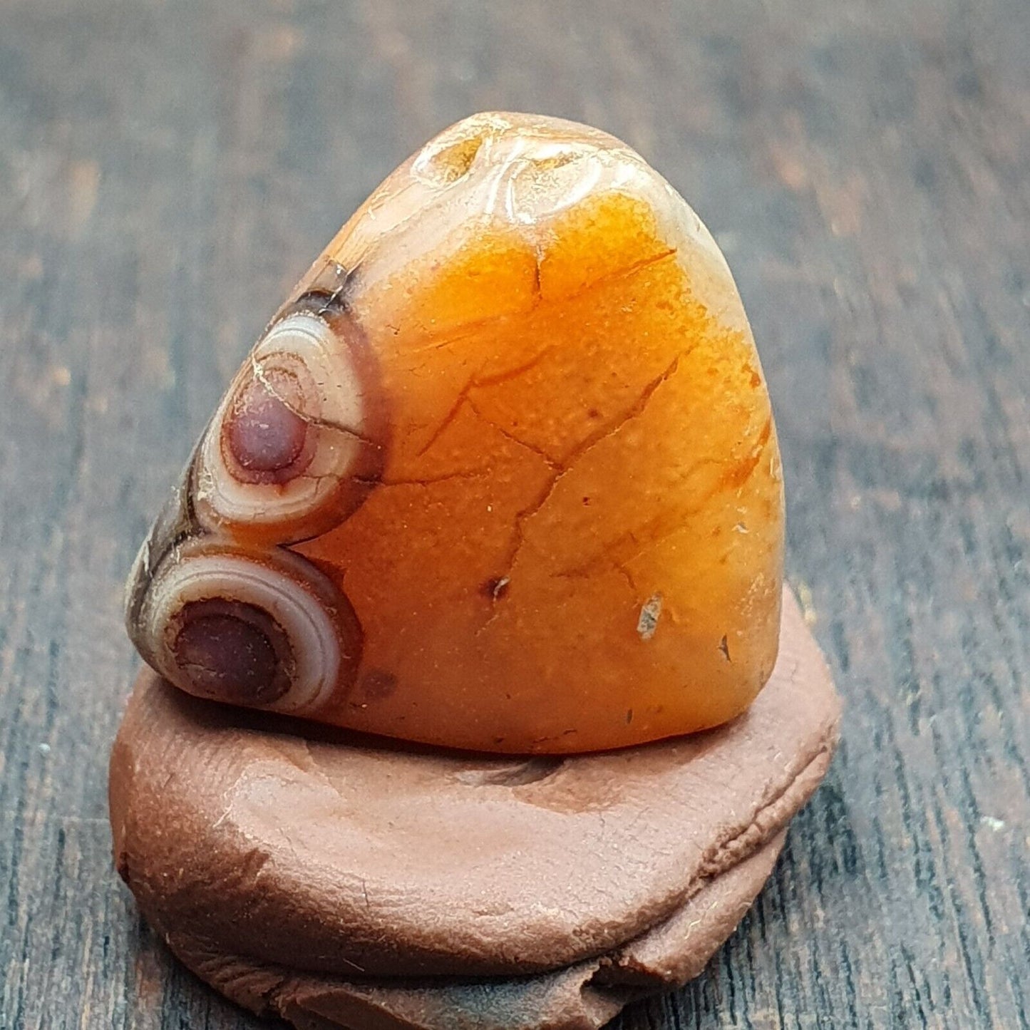 Erstaunliches antikes Khorasan-Perlenamulett mit antiken Augen aus Achatstein