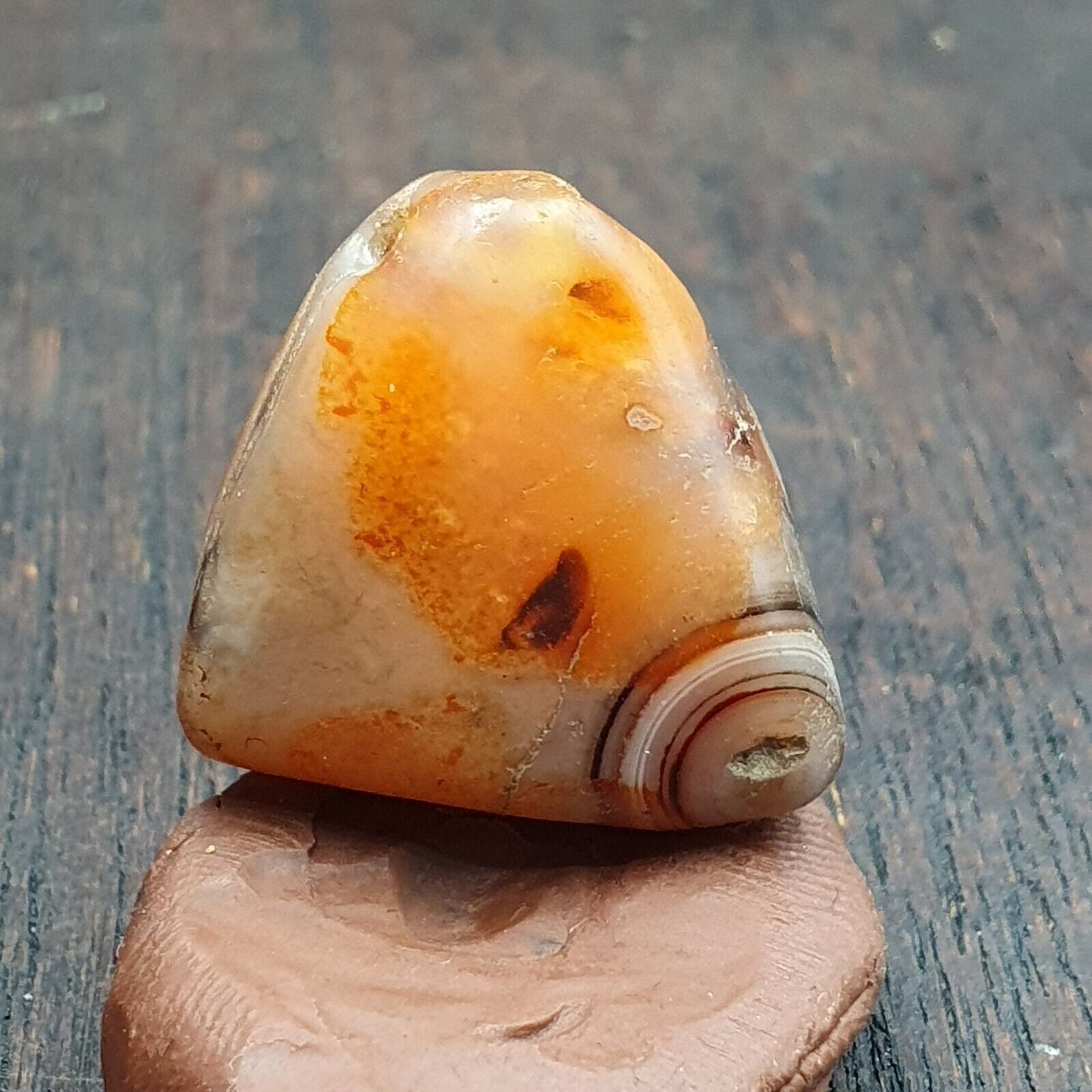 Erstaunliches antikes Khorasan-Perlenamulett mit antiken Augen aus Achatstein
