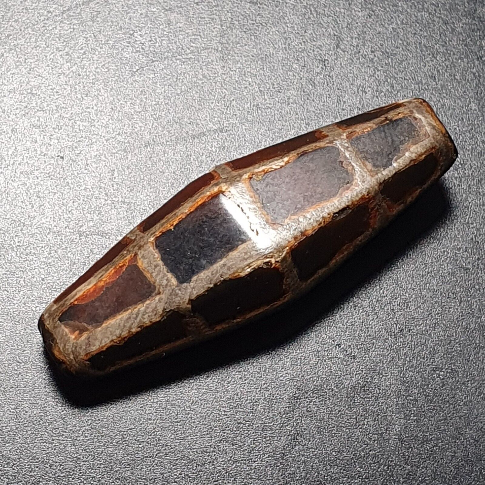Beautiful HIMALAYAN Nepalese Tibetan South East Asian Etched Agate bead