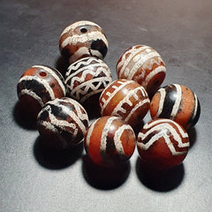 LOT 9 Rare Pattern HIMALAYAN SouthEast Asian Etched Agate beads