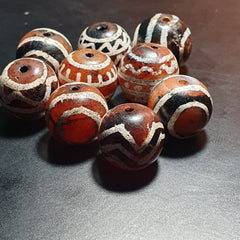 LOT 9 Rare Pattern HIMALAYAN SouthEast Asian Etched Agate beads