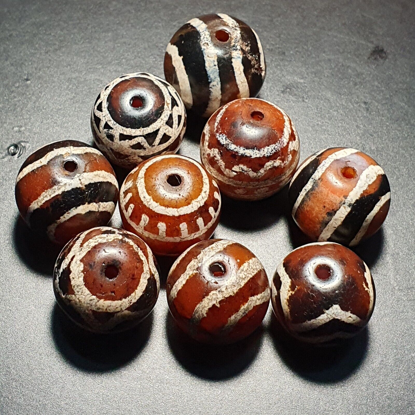 LOT 9 Rare Pattern HIMALAYAN SouthEast Asian Etched Agate beads