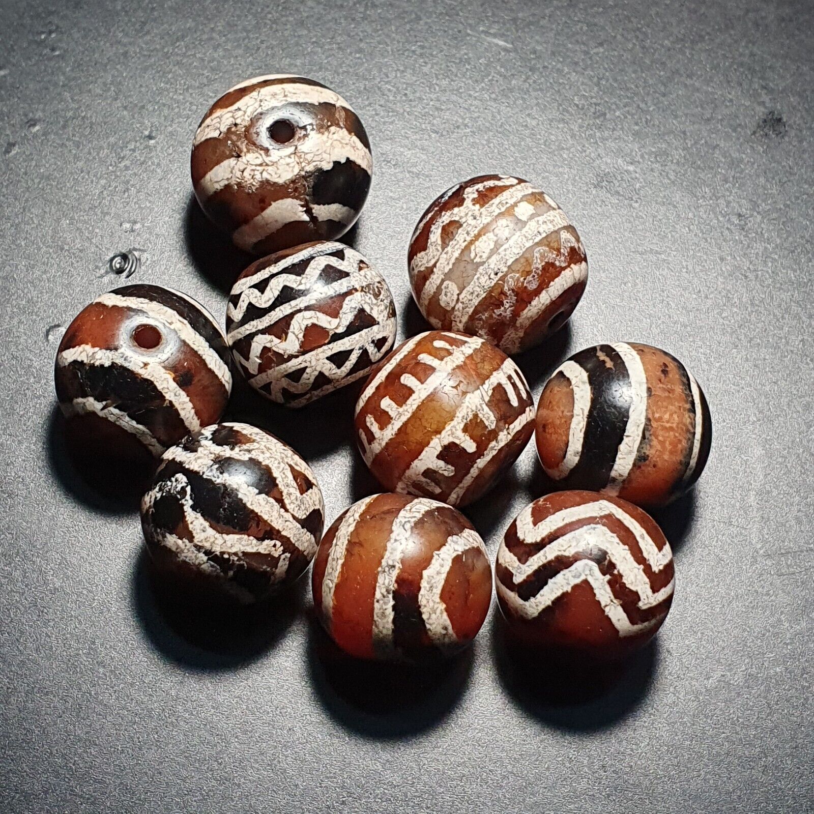 LOT 9 Rare Pattern HIMALAYAN SouthEast Asian Etched Agate beads