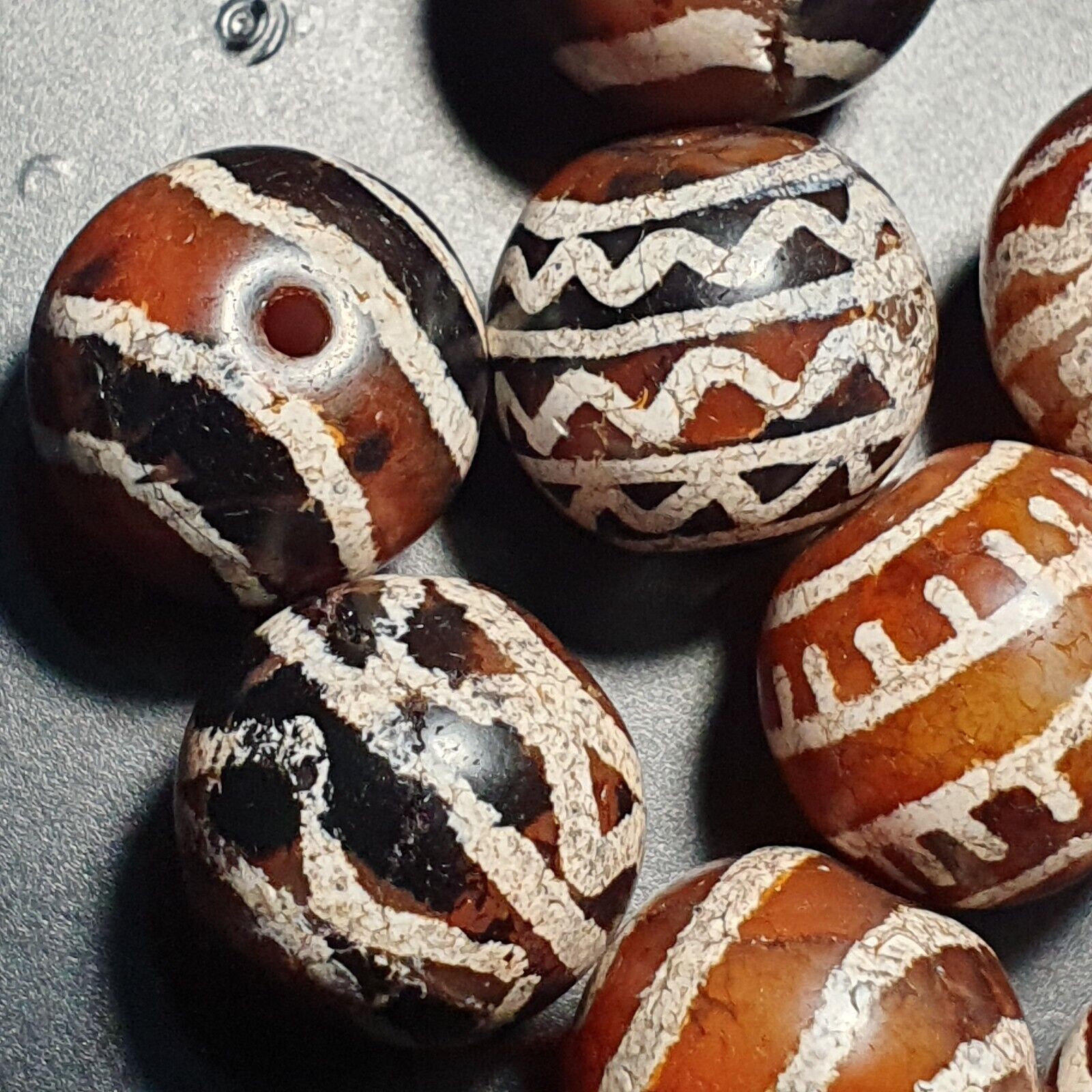 LOT 9 Rare Pattern HIMALAYAN SouthEast Asian Etched Agate beads