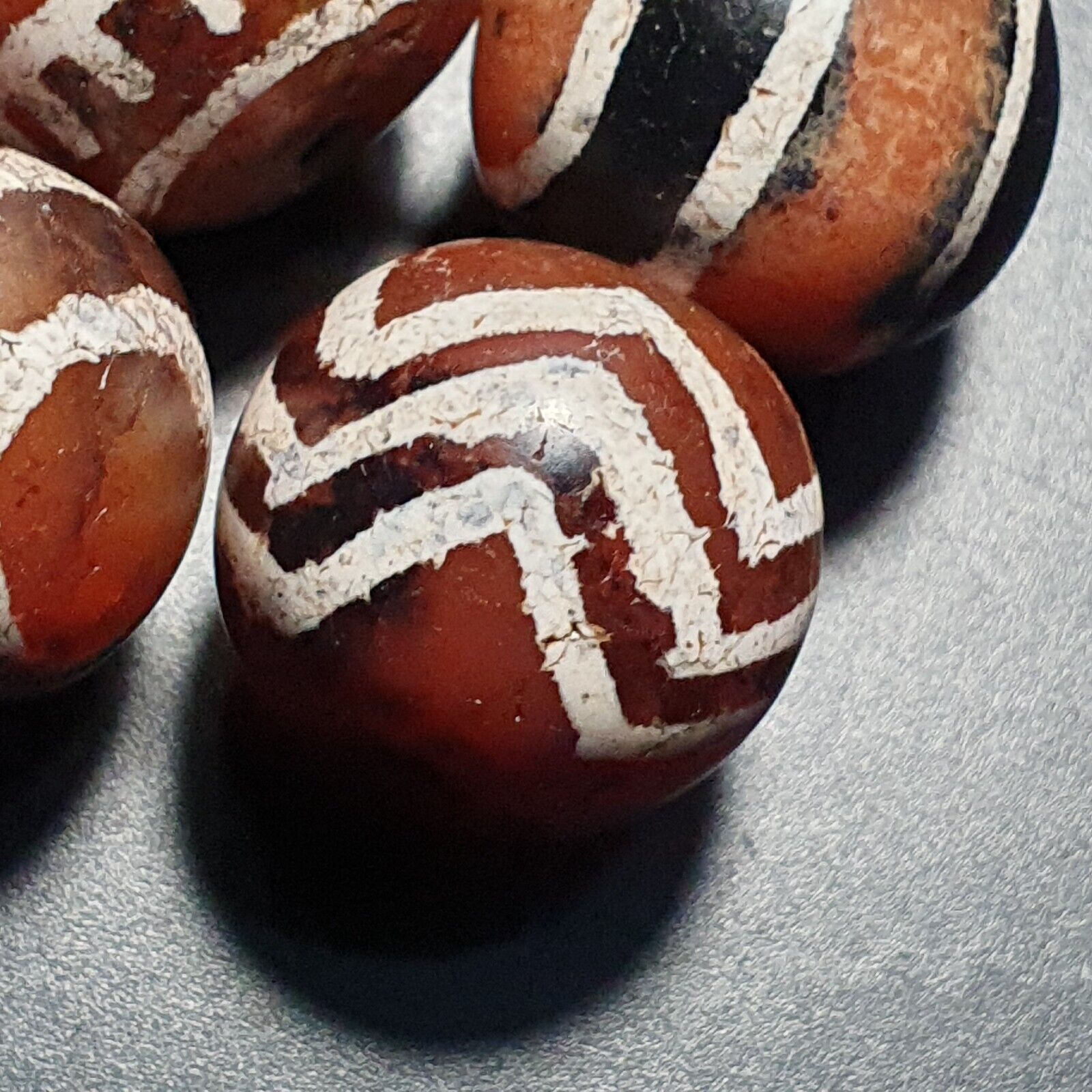 LOT 9 Rare Pattern HIMALAYAN SouthEast Asian Etched Agate beads