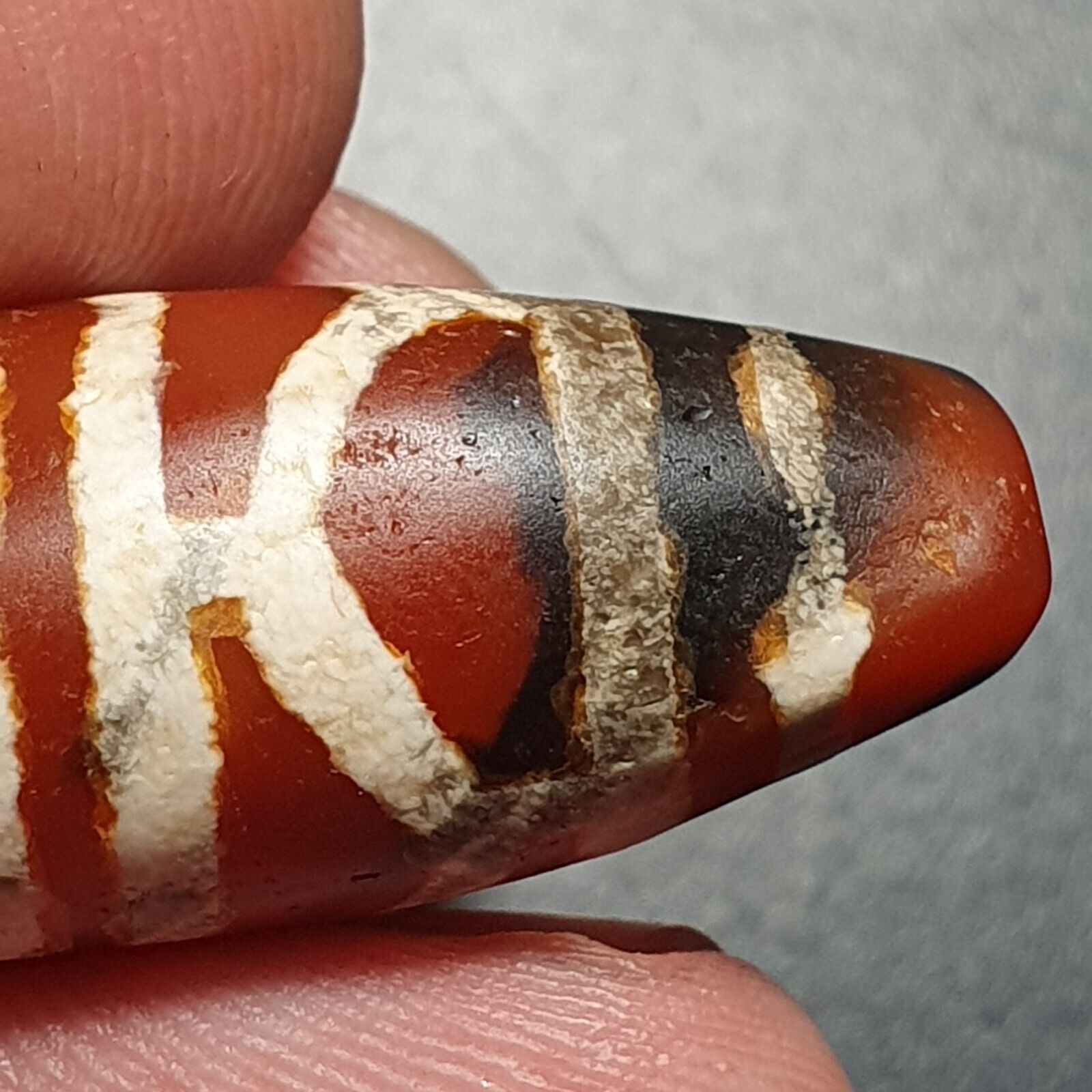 BDET #2 HIMALAYAN Indo Tibetische Zentralasiatische geätzte Achatperlen verzierte Perle