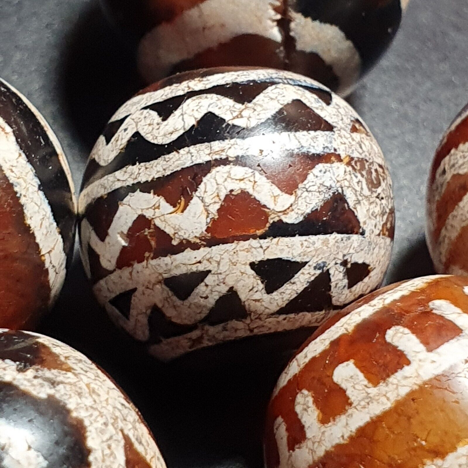 LOT 9 Rare Pattern HIMALAYAN SouthEast Asian Etched Agate beads