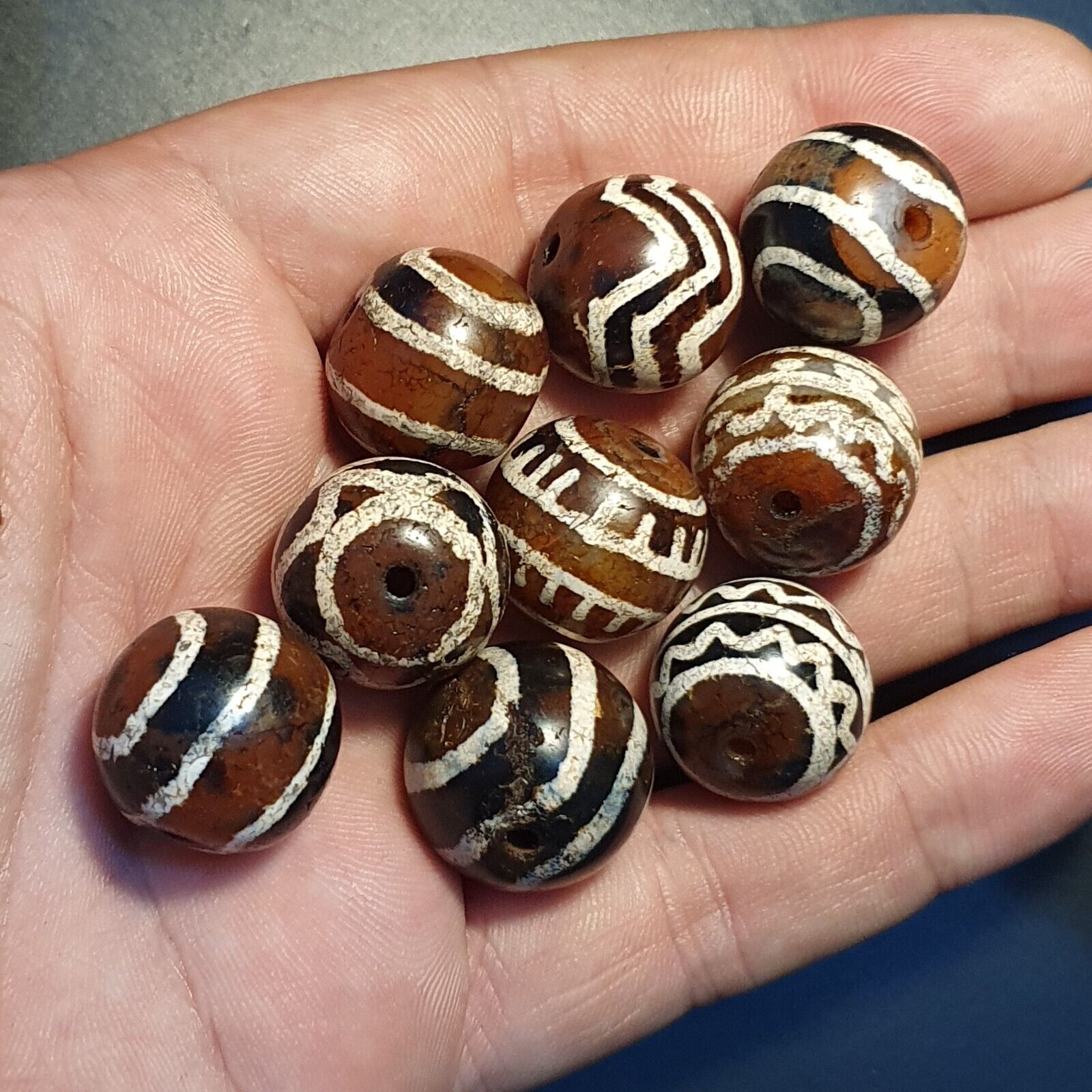 LOT 9 Rare Pattern HIMALAYAN SouthEast Asian Etched Agate beads