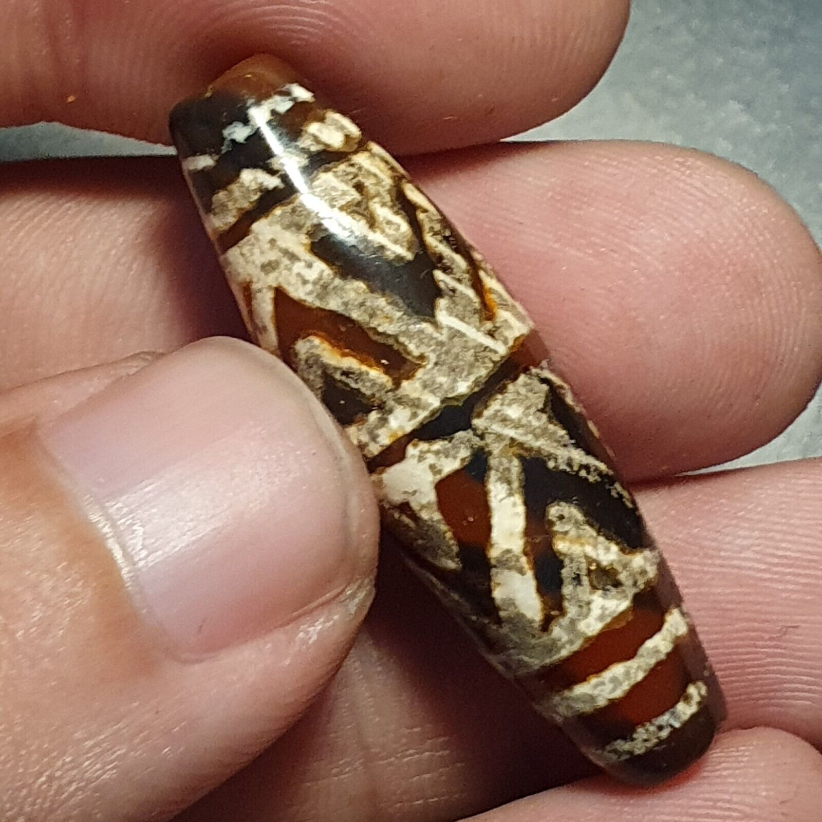 Rare Pattern HIMALAYAN Nepalese Tibetan South East Asian Etched Agate bead