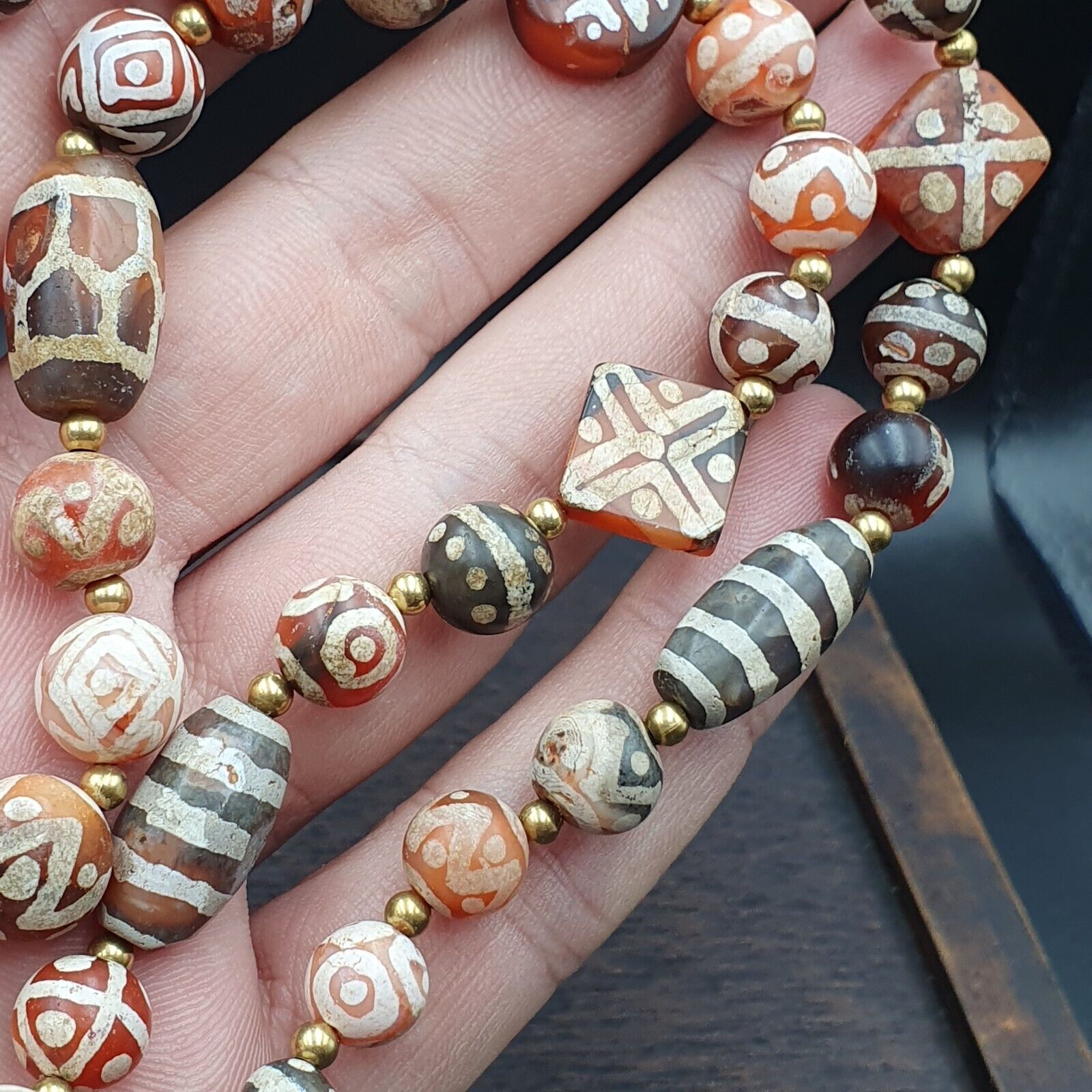 Antique HIMALAYAN Indo Tibetan Central Asian Etched Agate beads Necklace 7ED-A-