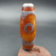 Beautiful INDO TIBETAN ETCHED LINE DECORATED TAPERED TUBE 2 EYE DZI Beads