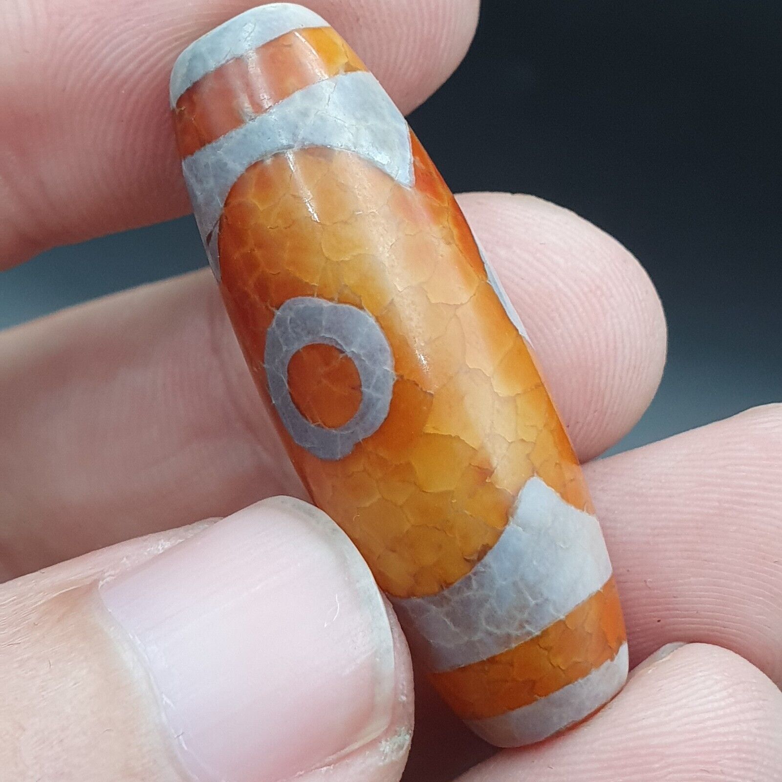 Beautiful INDO TIBETAN ETCHED LINE DECORATED TAPERED TUBE 2 EYE DZI Beads