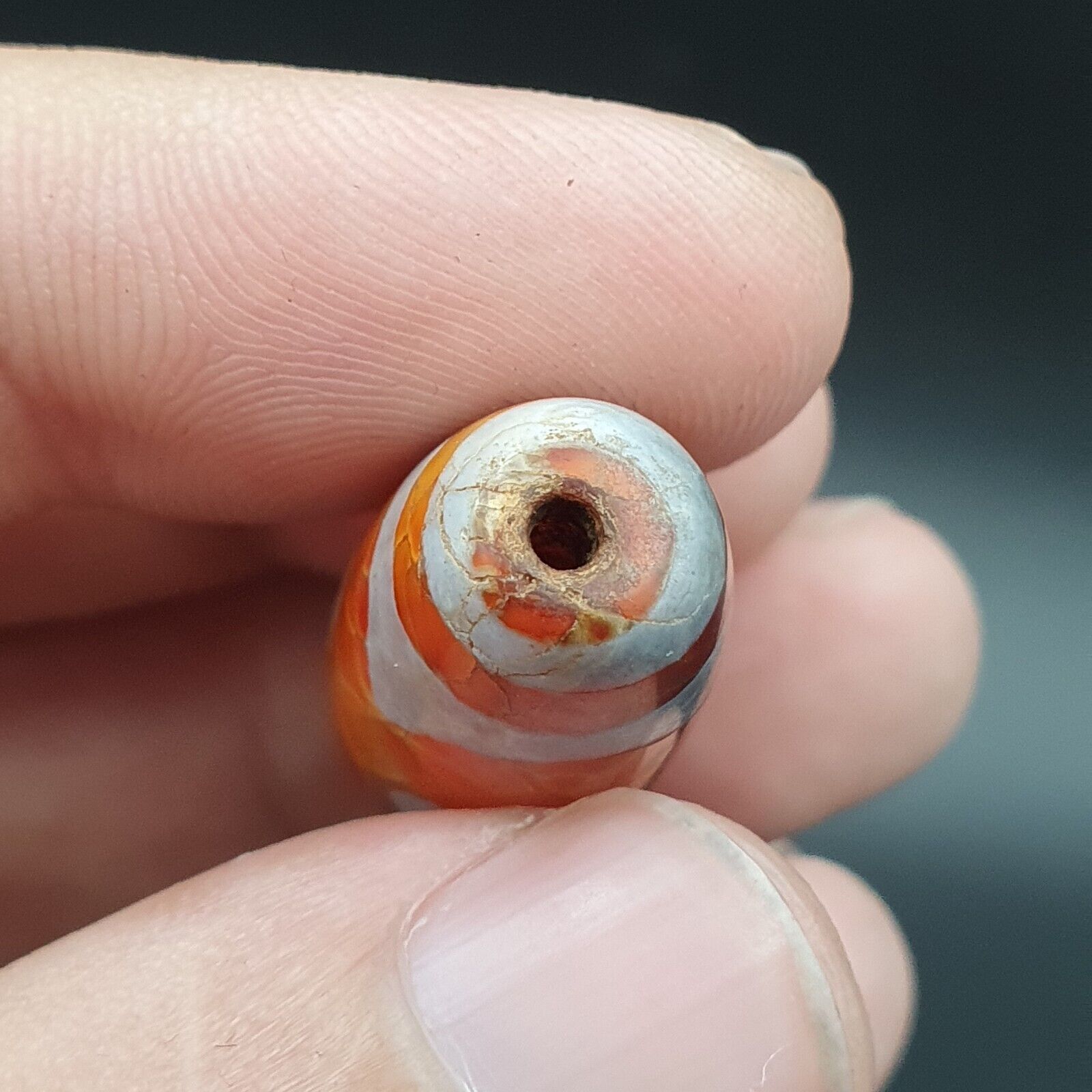 Beautiful INDO TIBETAN ETCHED LINE DECORATED TAPERED TUBE 2 EYE DZI Beads