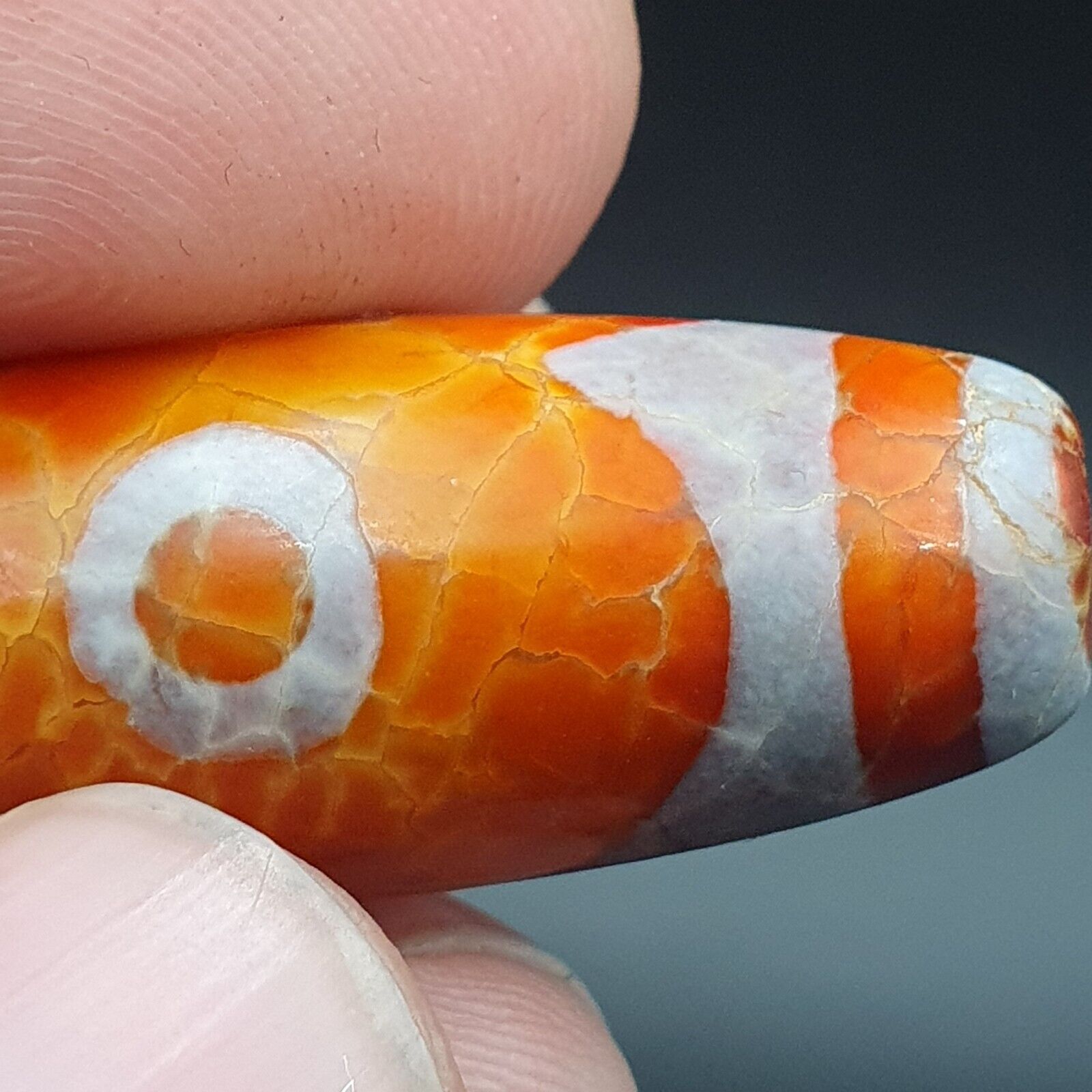 Beautiful INDO TIBETAN ETCHED LINE DECORATED TAPERED TUBE 2 EYE DZI Beads