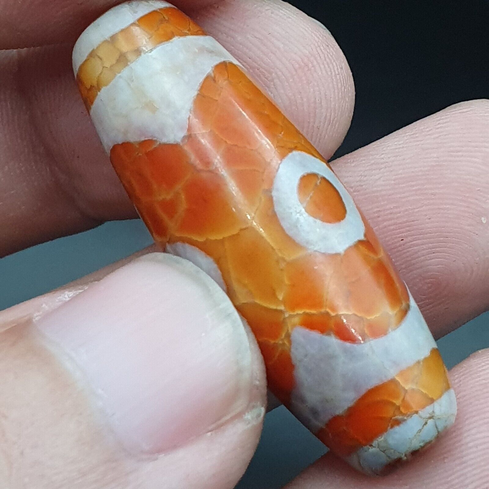 Beautiful INDO TIBETAN ETCHED LINE DECORATED TAPERED TUBE 2 EYE DZI Beads