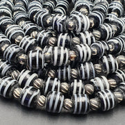 Vintage schwarz-weiß gestreift, Glasperlen im antiken Stil, 11–12 mm Halskettenstrang