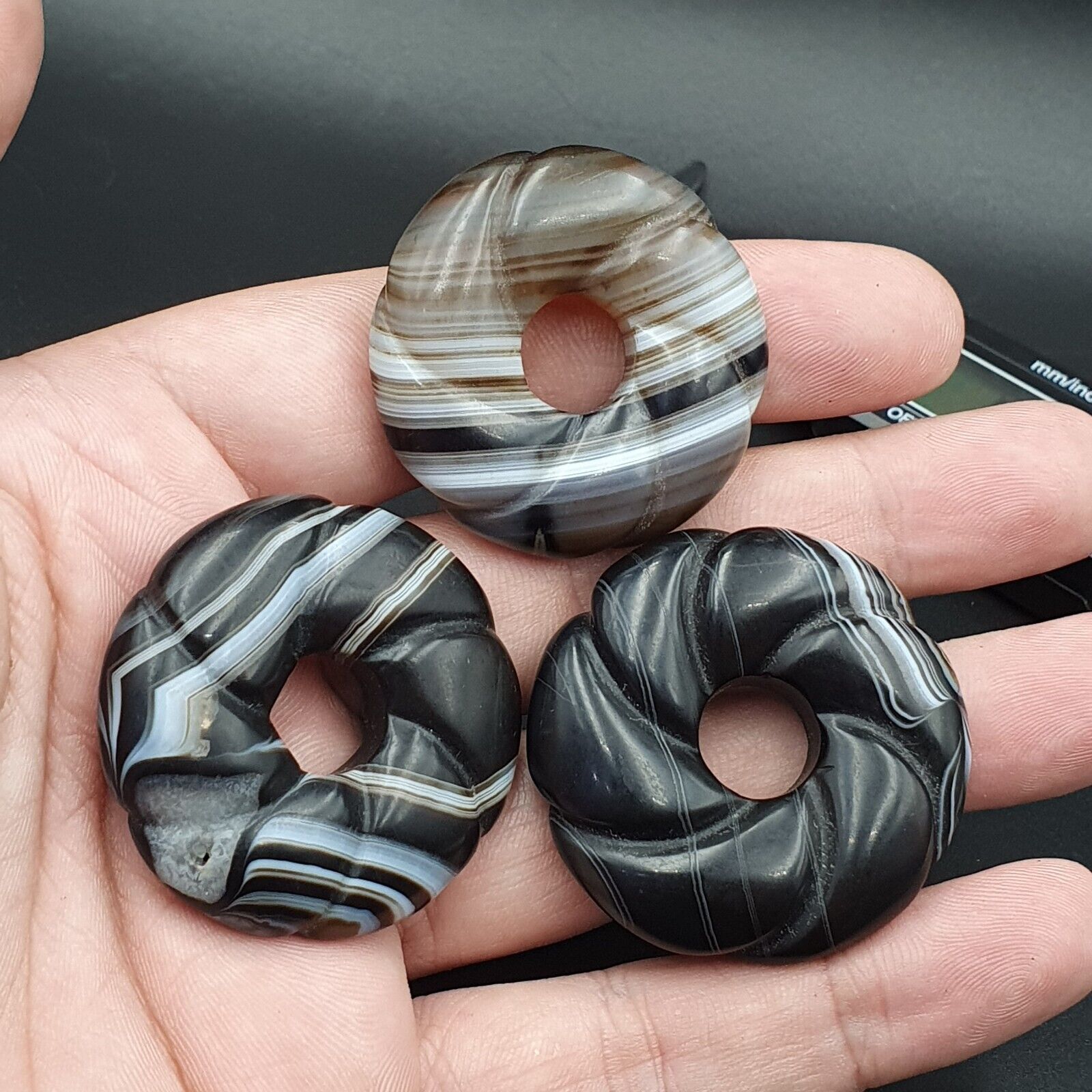 Lot 3 Old Himalayan Indo Tibetan Suleimani Carving Agate Donut Amulet Bead #1117