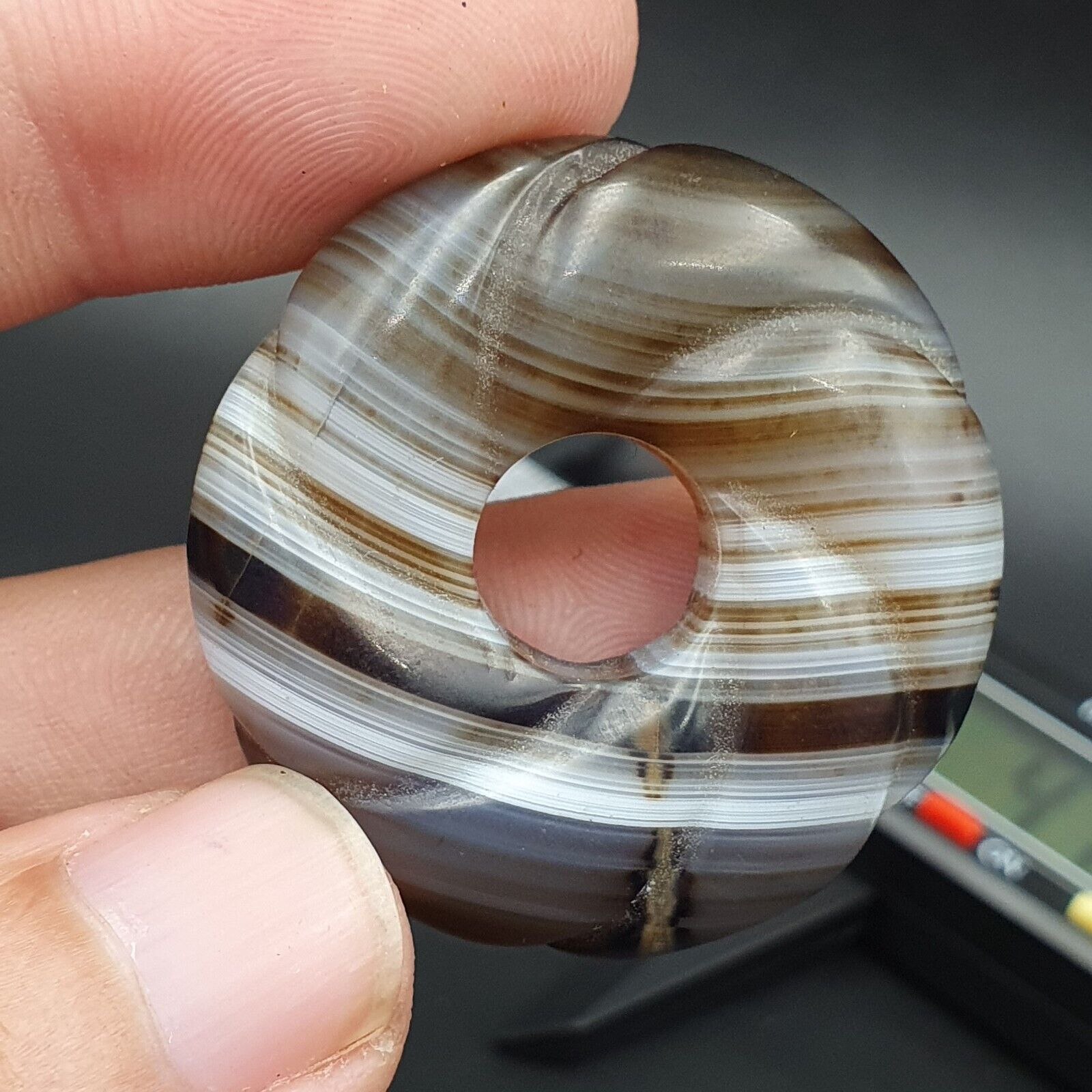 Lot 3 Old Himalayan Indo Tibetan Suleimani Carving Agate Donut Amulet Bead #1117