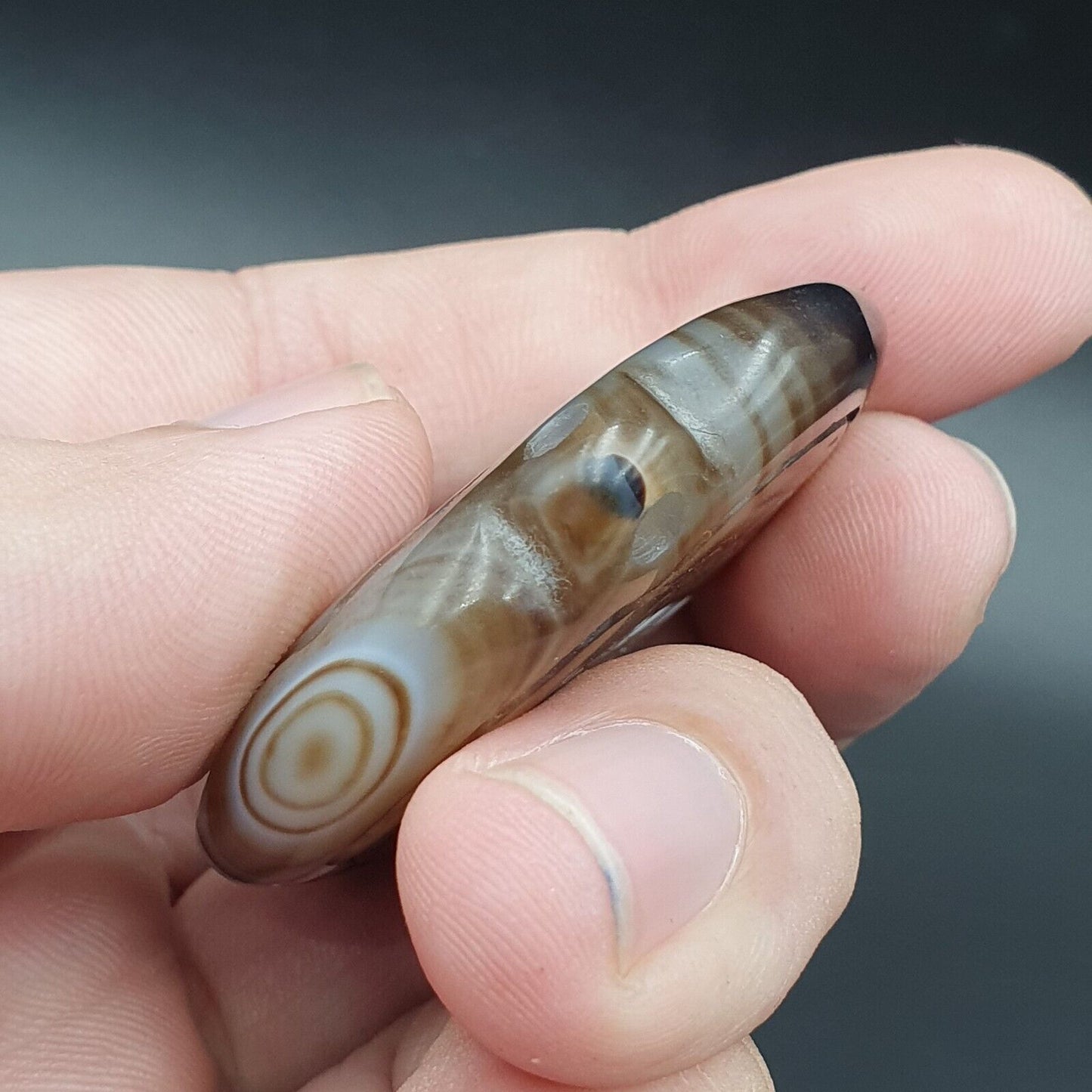 復古喜馬拉雅印度西藏蘇萊曼尼雕刻瑪瑙護身符珠 #121