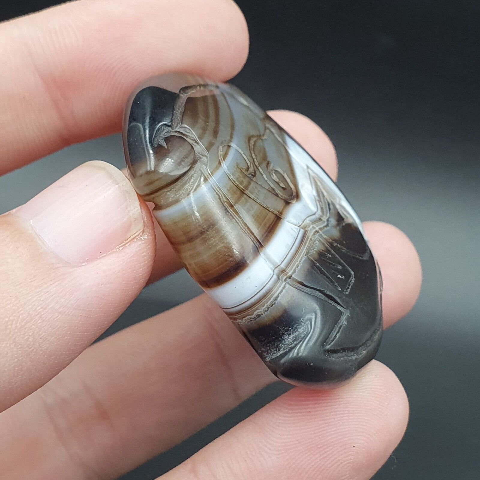 Vintage Himalayan Indo Tibetan Suleimani Carving Agate Amulet Bead #121