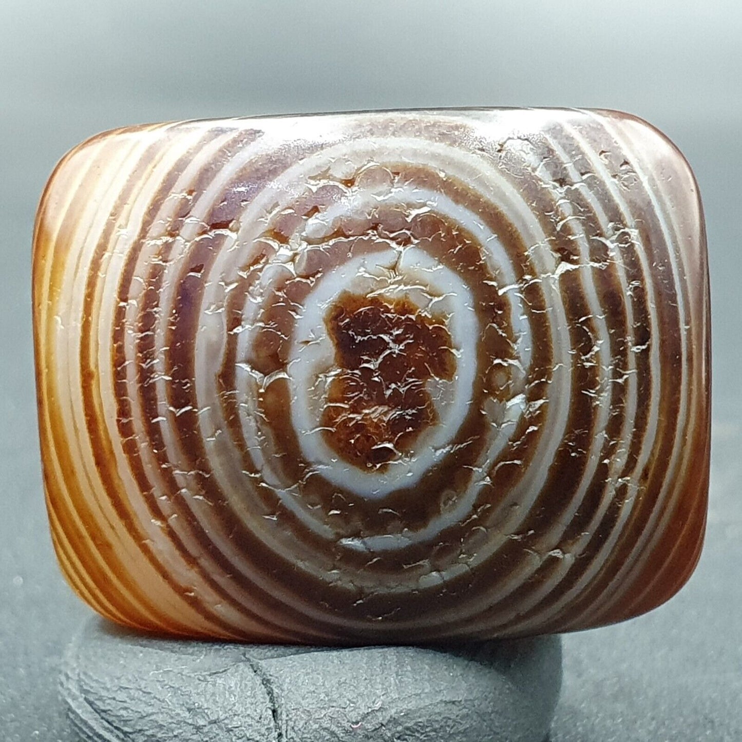 Antike Himalaya-tibetische Fingerabdruck-Muster-Augen-Achat-Amulett-Perle #125