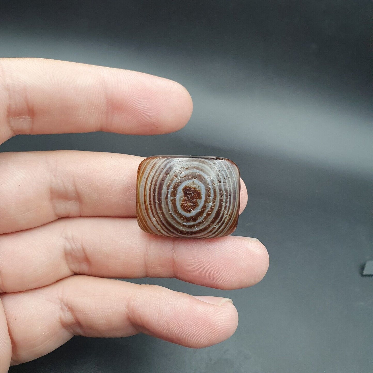 Antike Himalaya-tibetische Fingerabdruck-Muster-Augen-Achat-Amulett-Perle #125