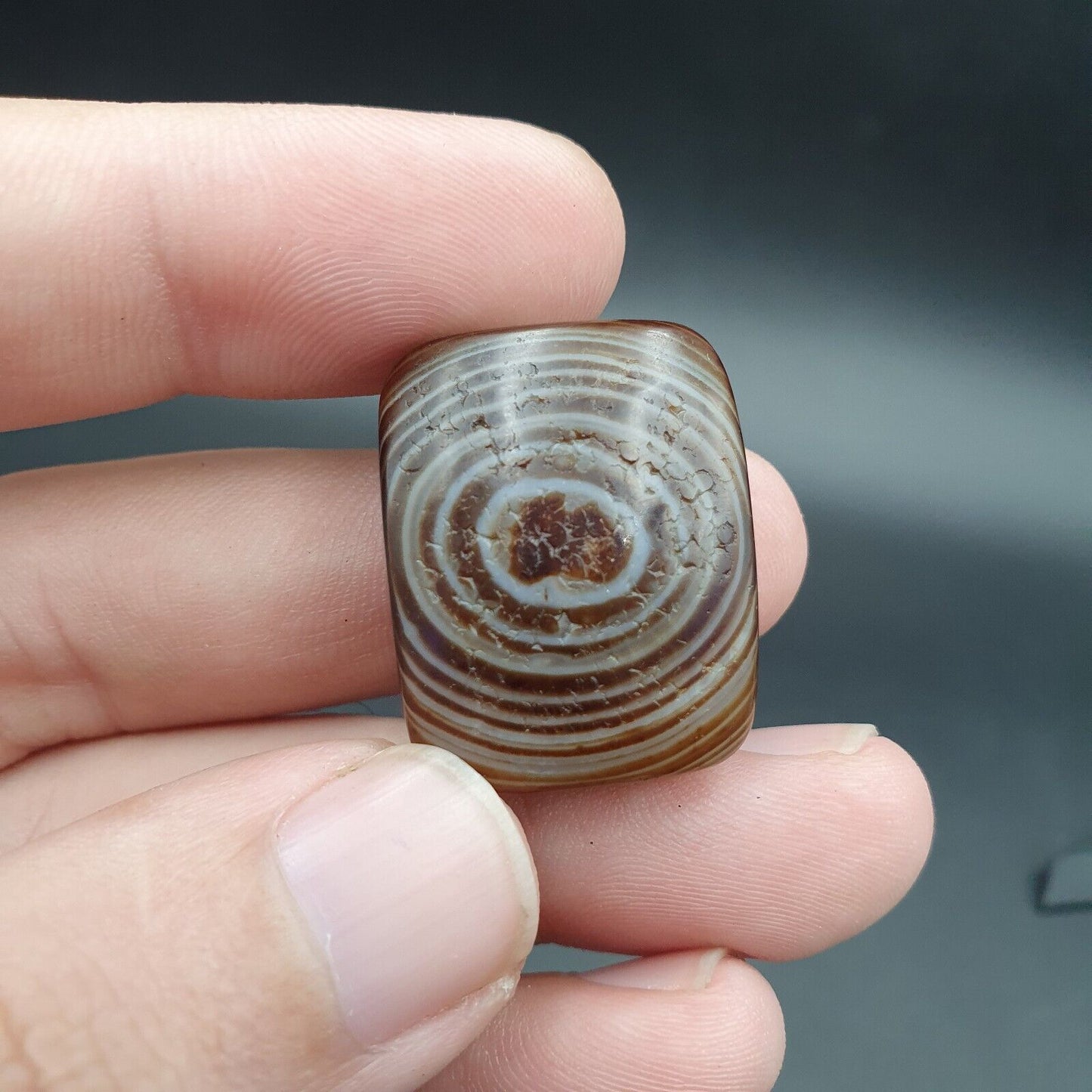 Antike Himalaya-tibetische Fingerabdruck-Muster-Augen-Achat-Amulett-Perle #125