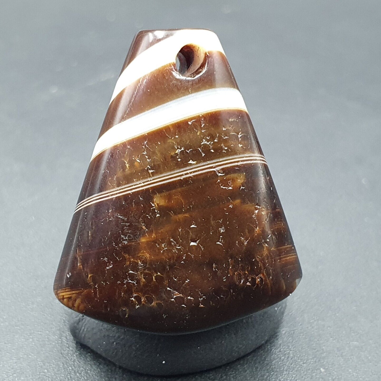 Antike tibetische Himalaya-Achat-Amulett-Perle #127