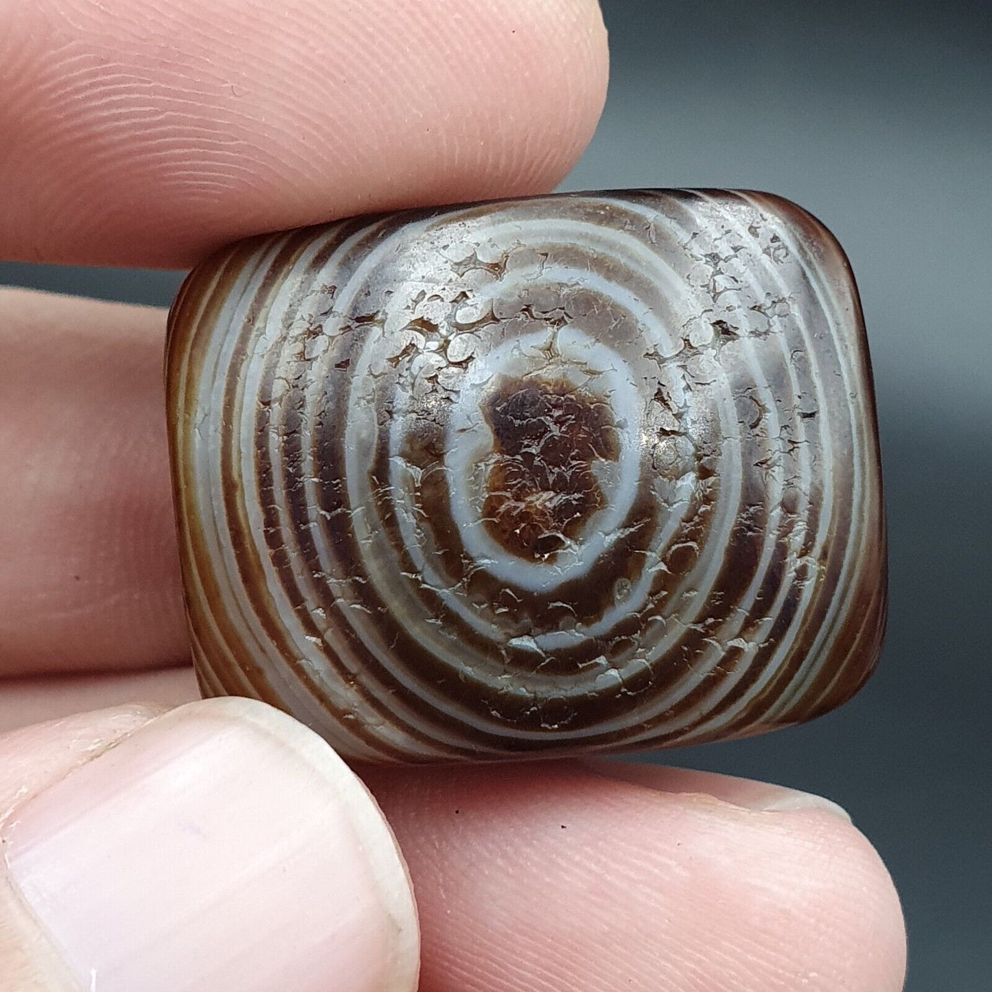 Antike Himalaya-tibetische Fingerabdruck-Muster-Augen-Achat-Amulett-Perle #125