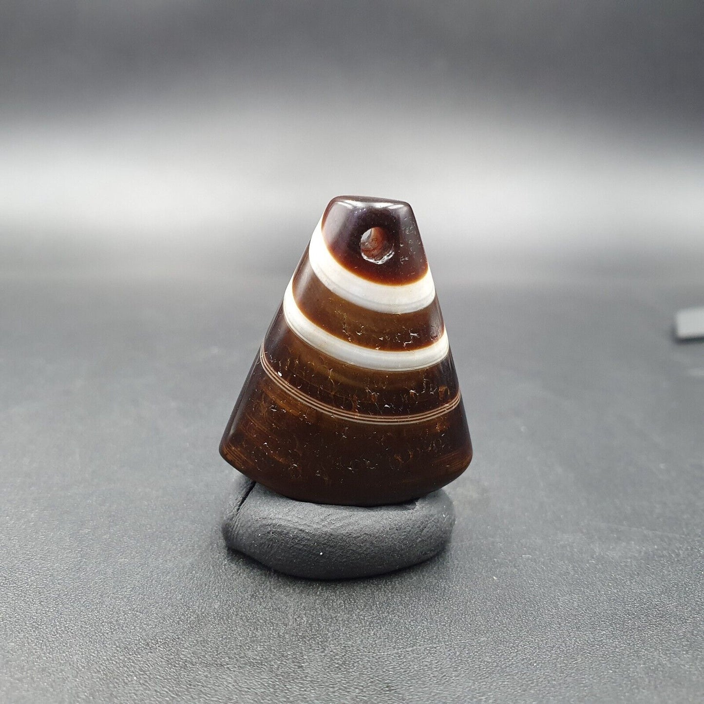 Antike tibetische Himalaya-Achat-Amulett-Perle #127