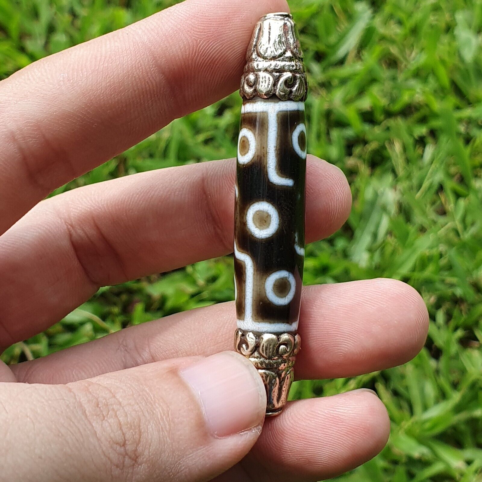 Amazing 9 Eyes Tibetan Nepalese dzi bead Agate pendant