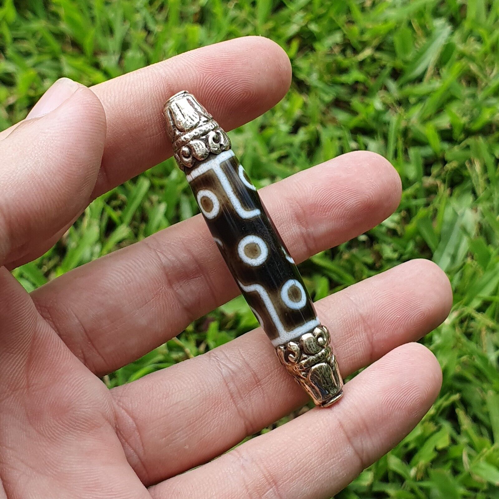Amazing 9 Eyes Tibetan Nepalese dzi bead Agate pendant