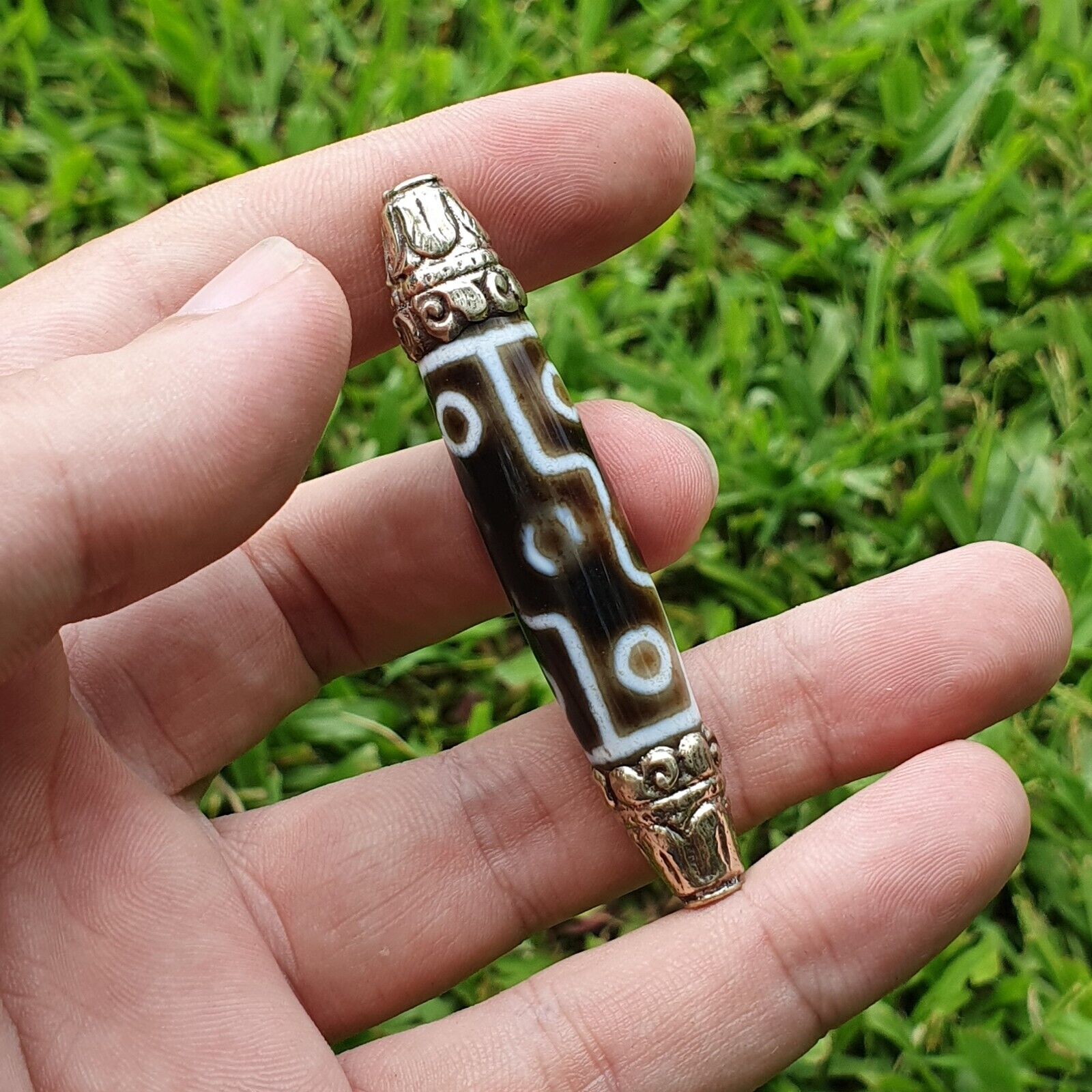 Amazing 9 Eyes Tibetan Nepalese dzi bead Agate pendant