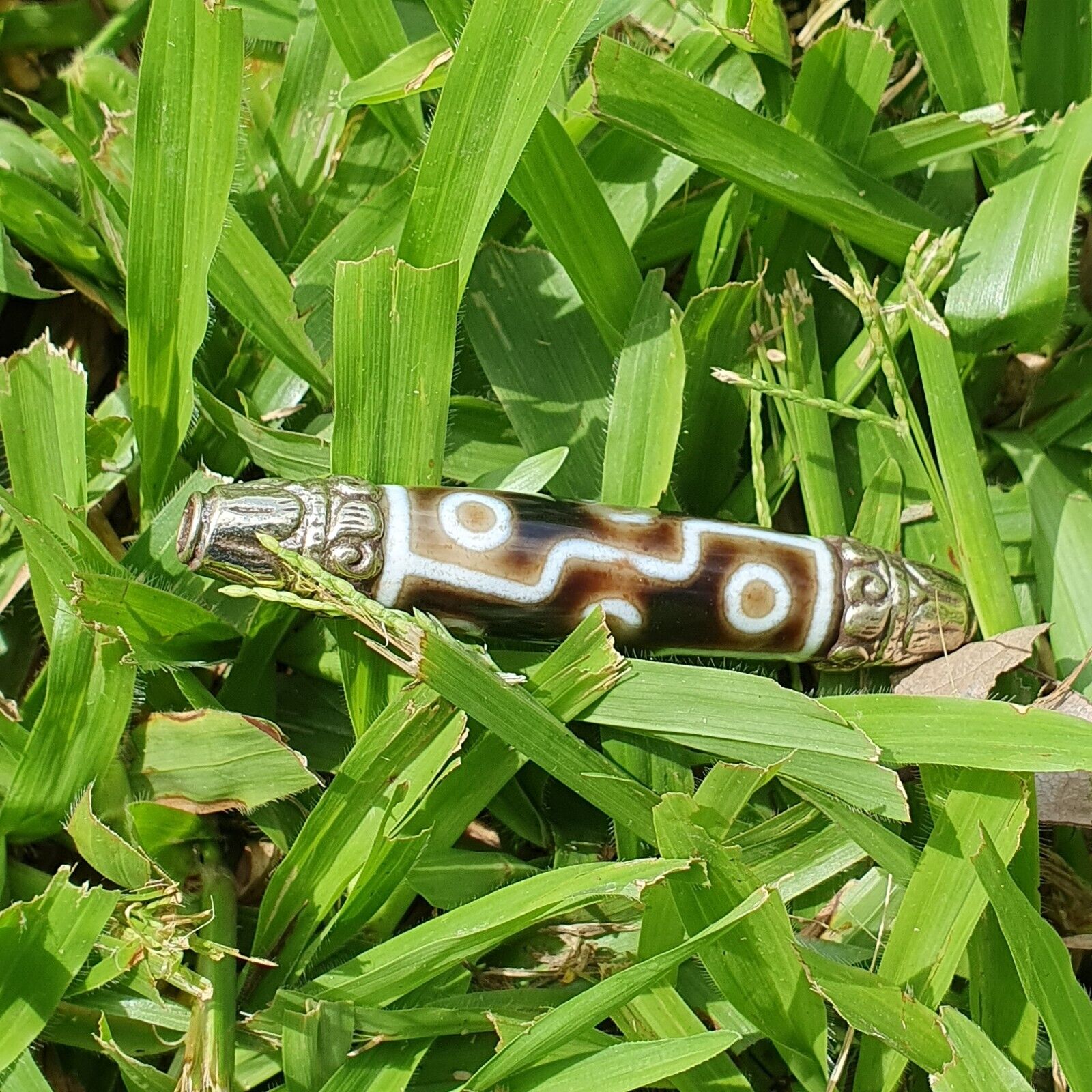 Amazing 9 Eyes Tibetan Nepalese dzi bead Agate pendant